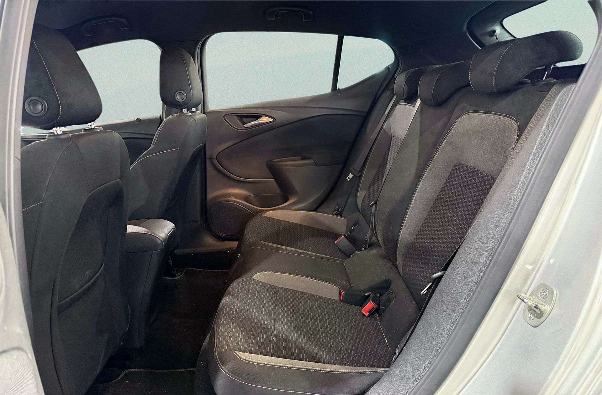 Opel Astra 1.2T SHL Edition - foto 12