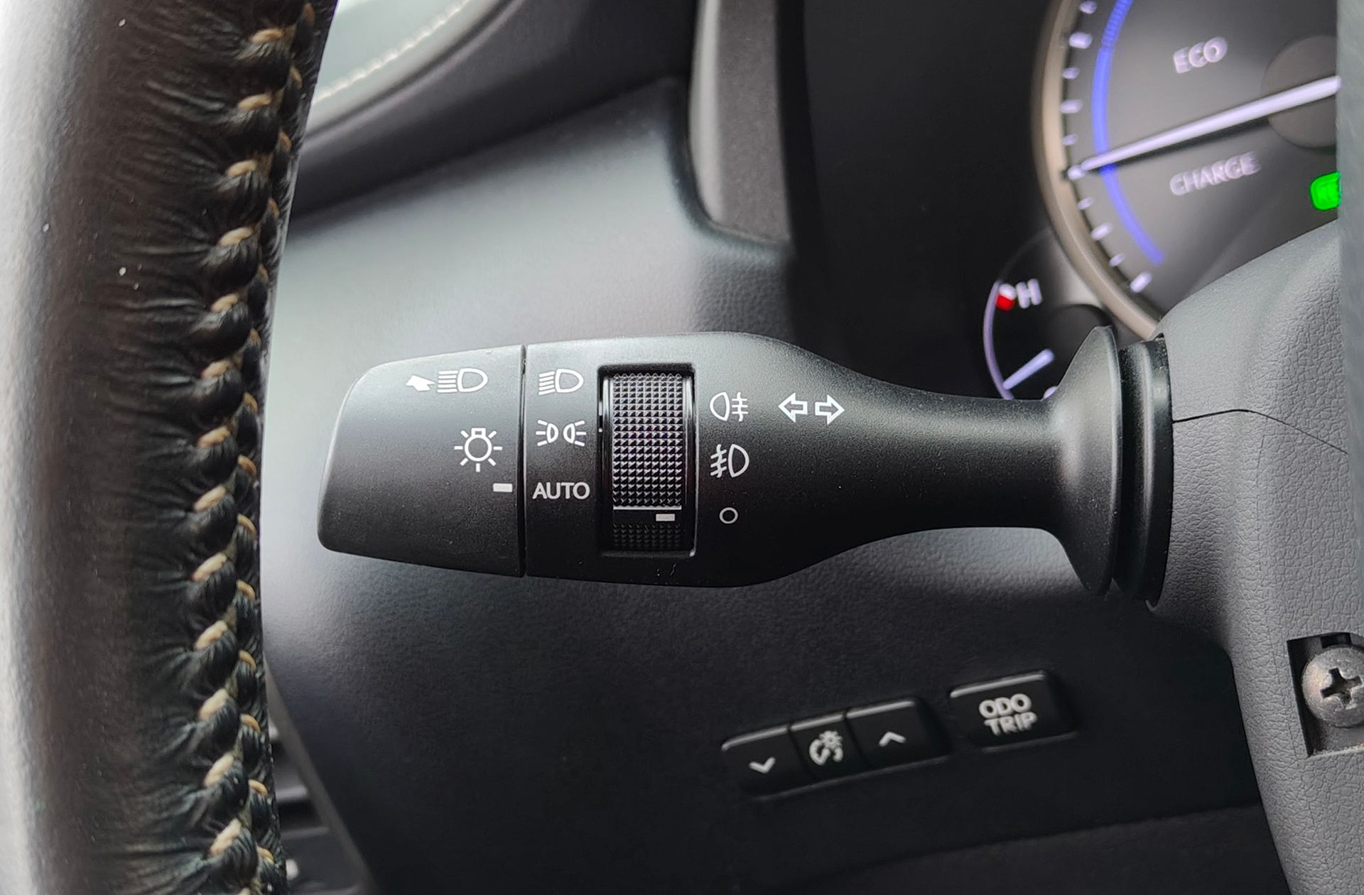 Lexus NX 300h Business Navigation 2WD - foto 23