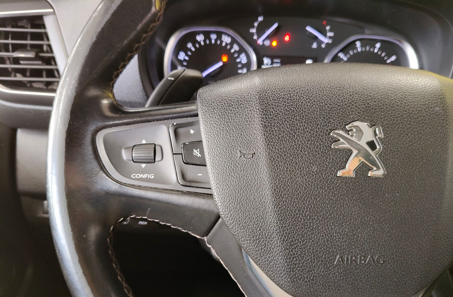 Peugeot Traveller BlueHDi 150 Allure Standard EAT6 7 plazas - foto 31