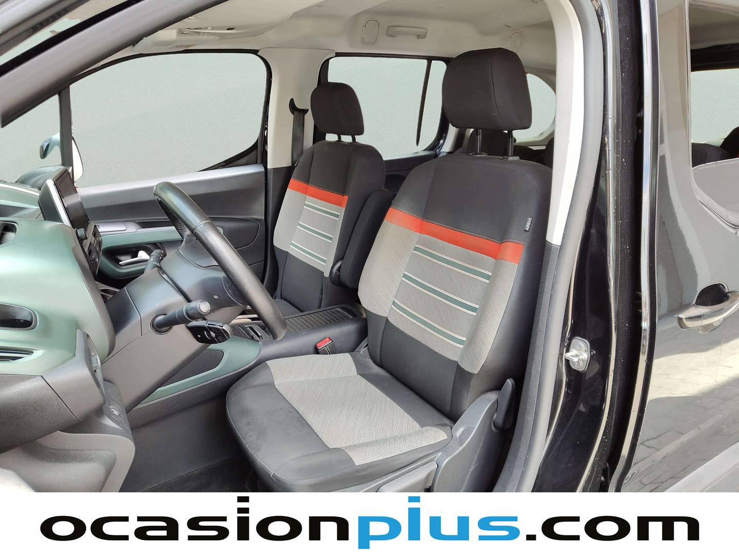 Foto asientos delanteros Citroën Berlingo Citroën Berlingo PureTech 110 S&S Talla XL Shine  (110 CV) 6 Plazas