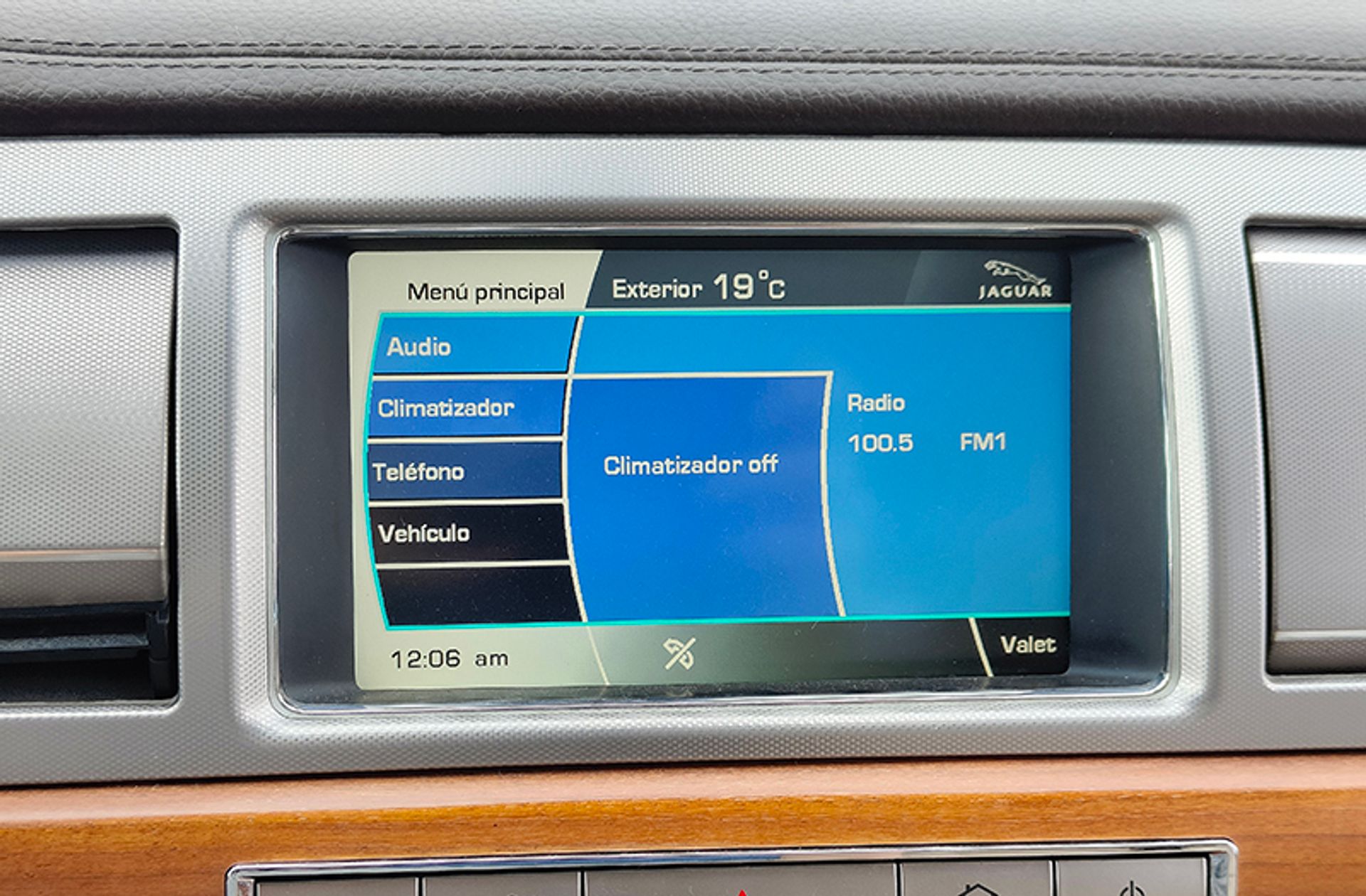 Jaguar XF 2.7D V6 Luxury - foto 12