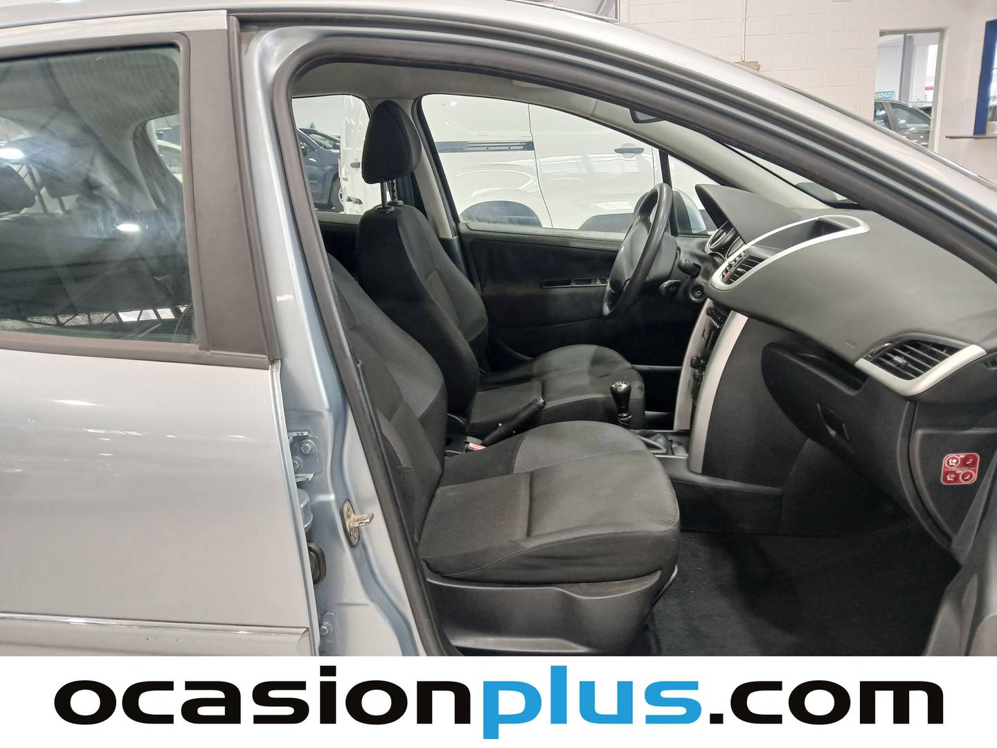 Peugeot 207 Peugeot 207 1.4 Business Line (75 CV) km 0