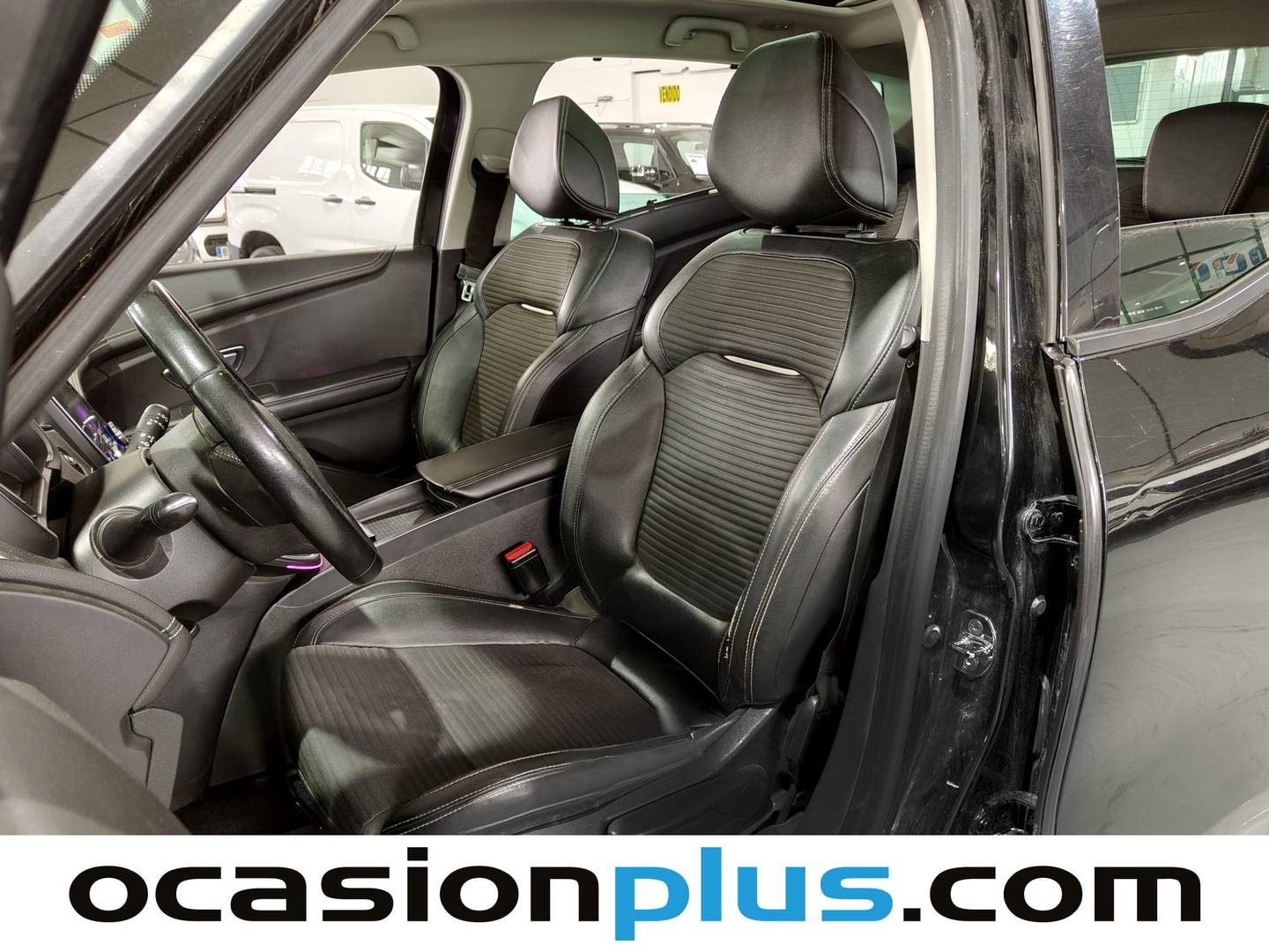 Foto asientos delanteros Renault Scénic Renault Scenic Zen TCe (140 CV) GPF