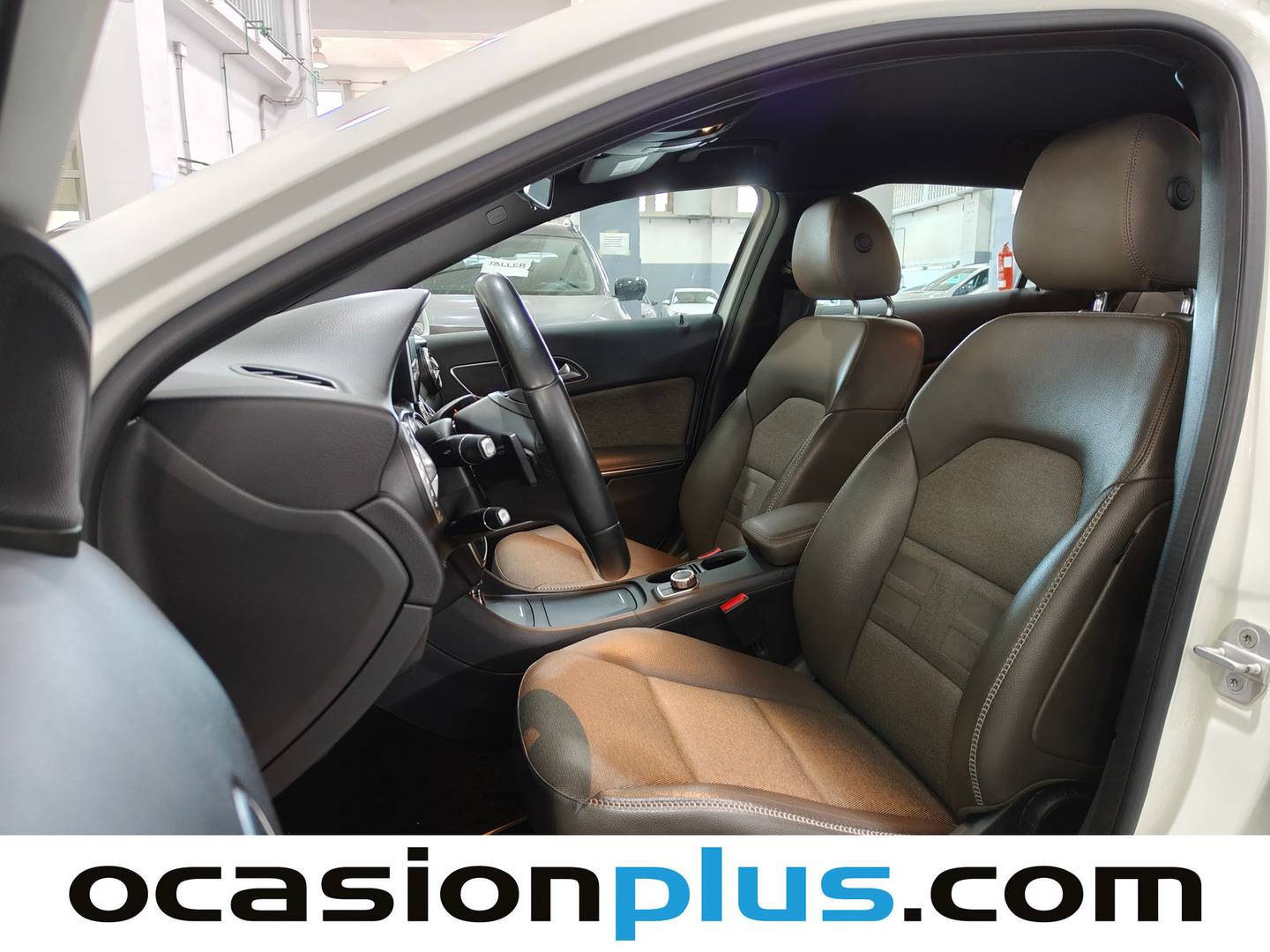 Foto asientos delanteros Mercedes GLA Mercedes-Benz GLA 200 CDI Style (136 CV)