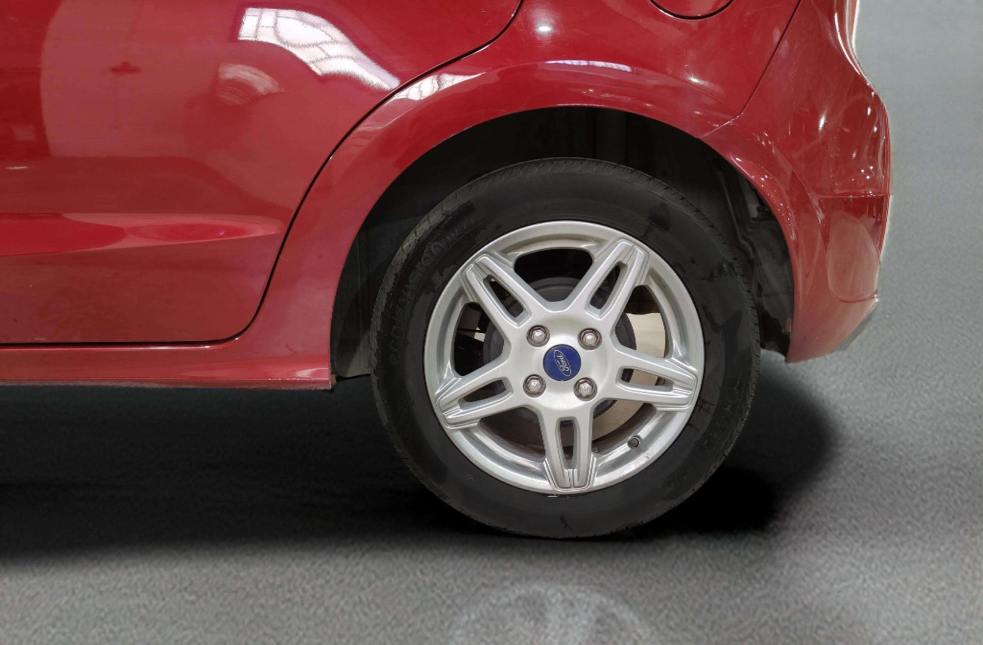 Ford Ka+ 1.2 Ti-VCT Ultimate - foto 29