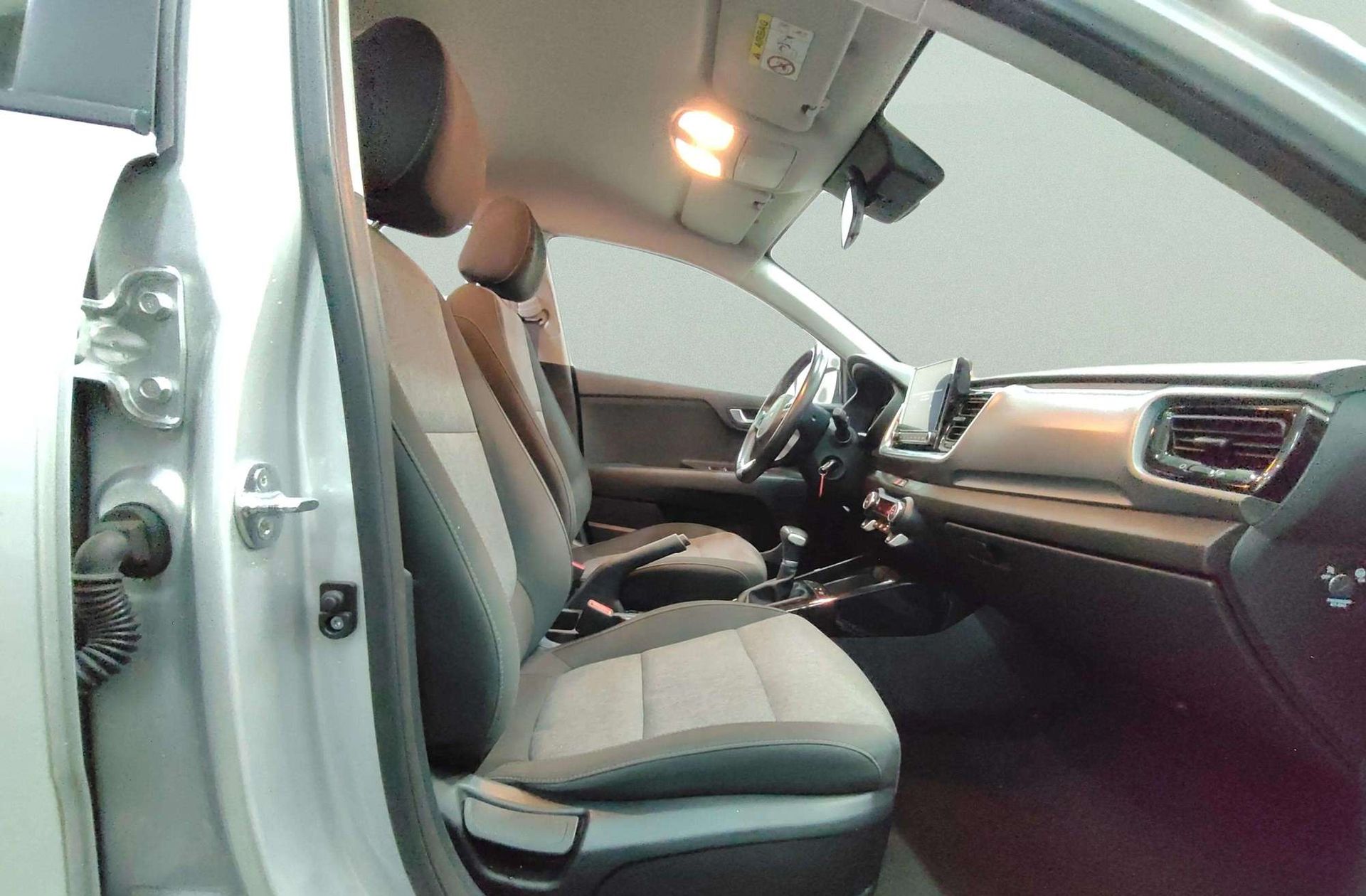 Kia Stonic 1.0 T-GDi Drive - foto 17