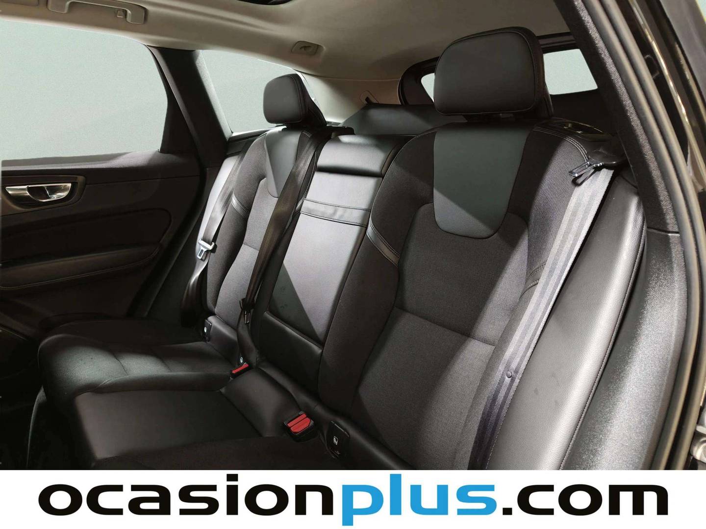 Foto Volvo XC60 Volvo XC60 2.0 T4 Momentum Auto (190 CV)