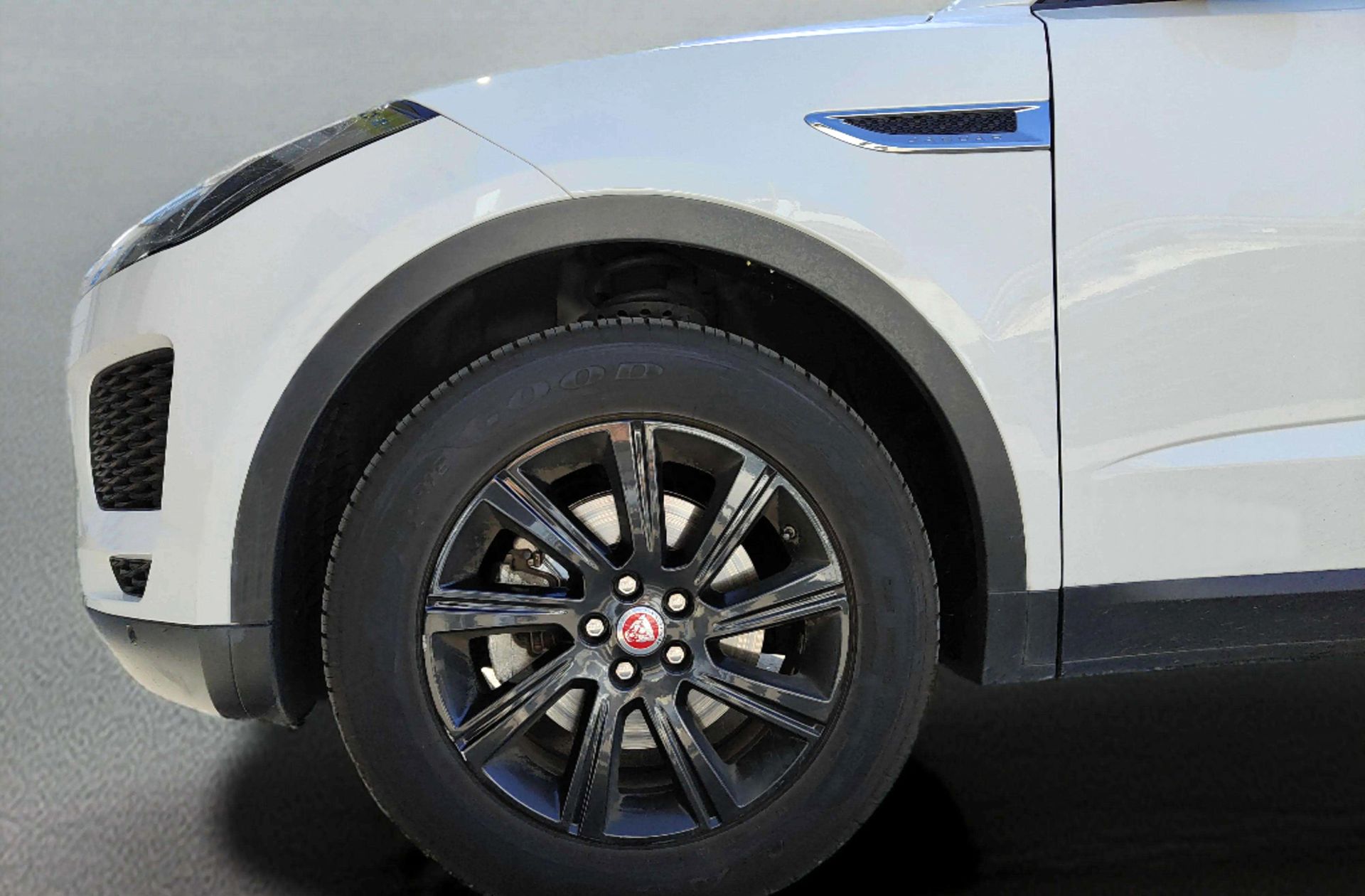 Jaguar E-Pace 2.0D - foto 33
