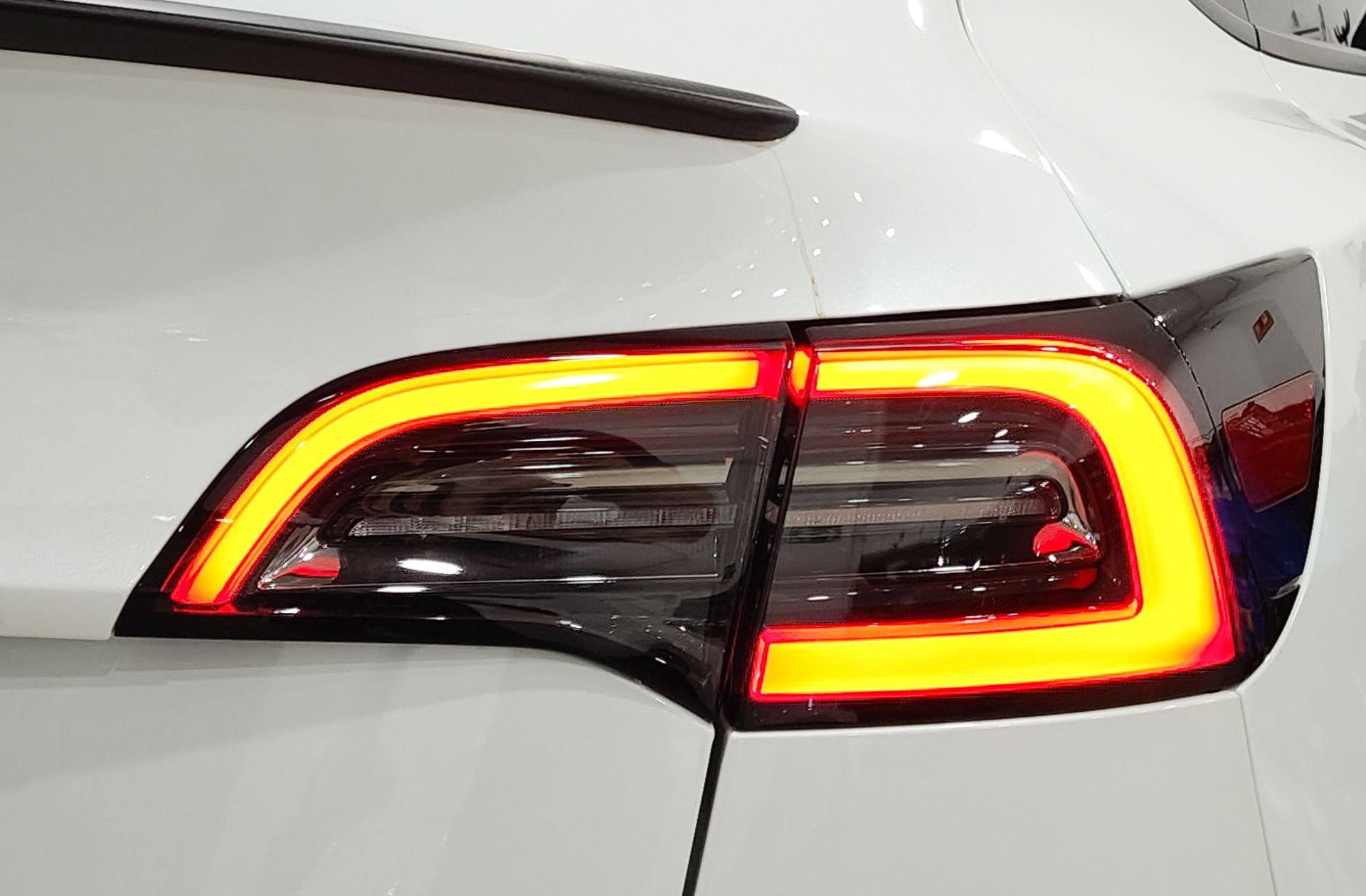 Tesla Model Y Gran Autonomía 4WD - foto 20