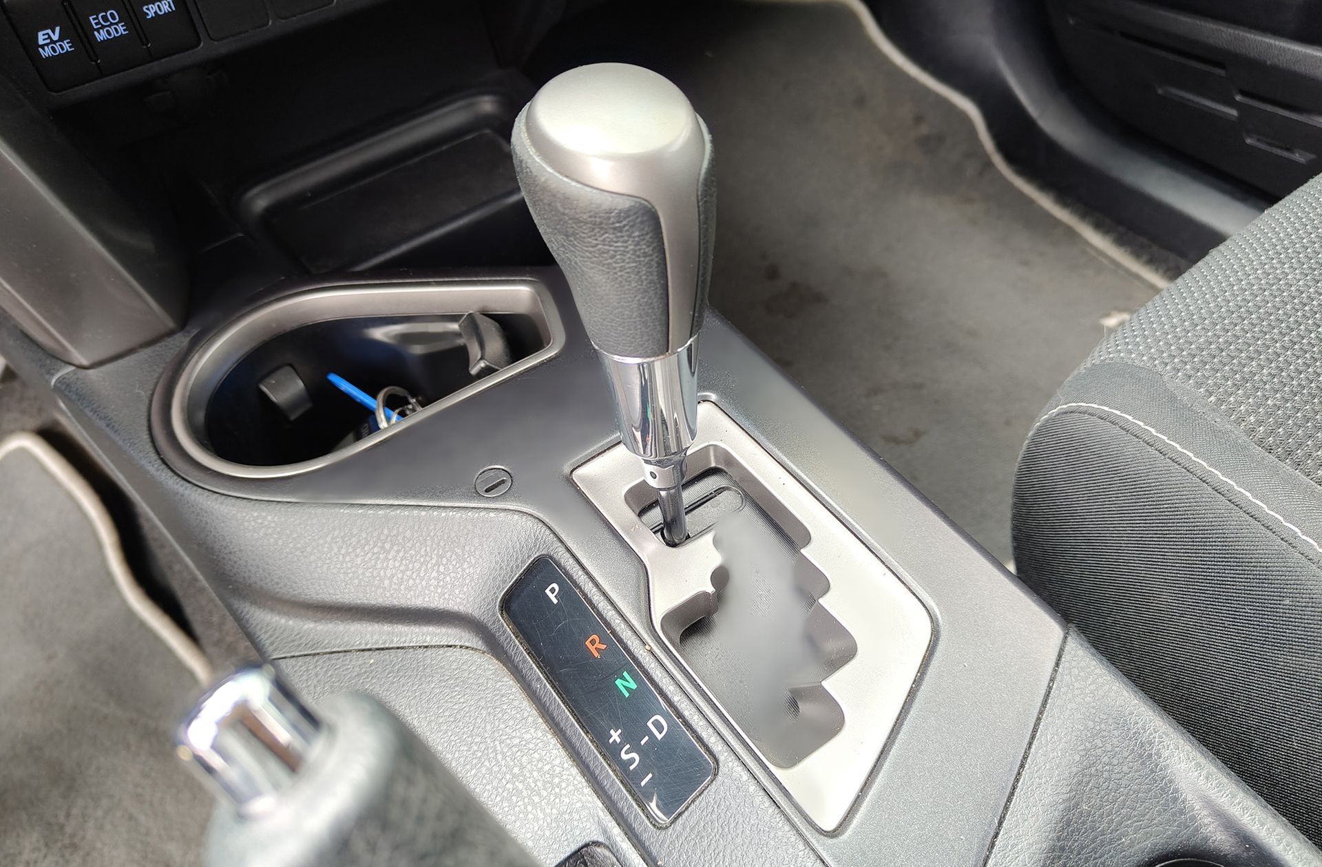 Toyota RAV4 2.5l hybrid Advance 2WD - foto 5