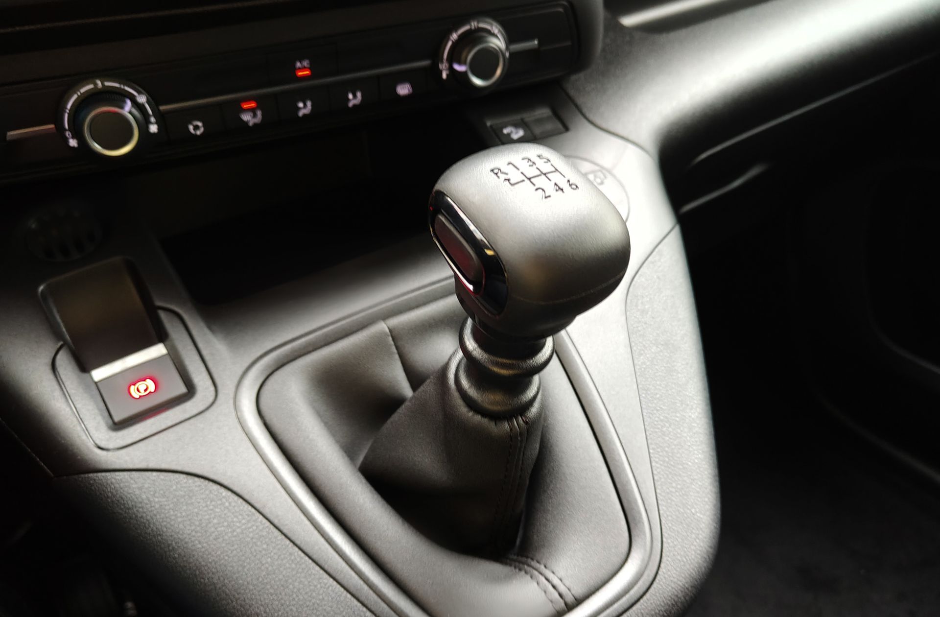 Fiat Doblò Furgón BlueHDi 100 M - foto 5