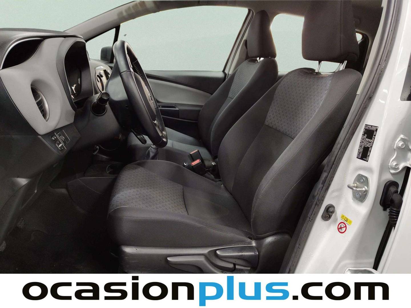 Foto asientos delanteros Toyota Yaris Toyota Yaris 100 Active (99 CV)