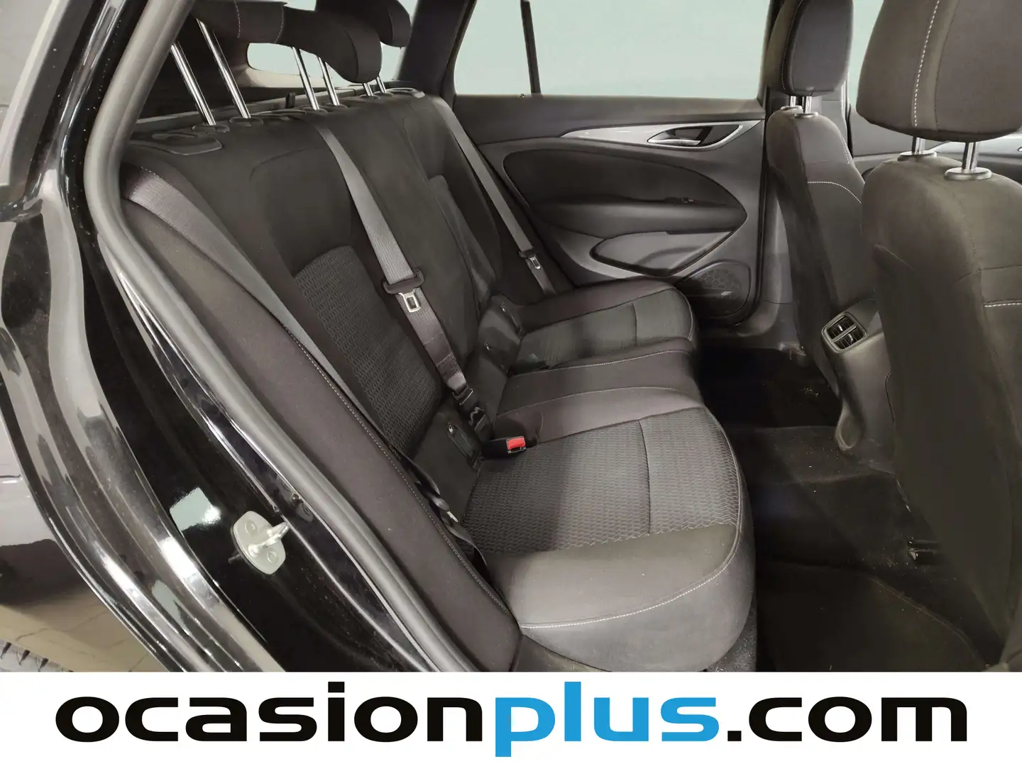 Foto Opel Insignia Opel Insignia Sports Tourer 1.5 D DVH Business Edition AT8 (122 CV)