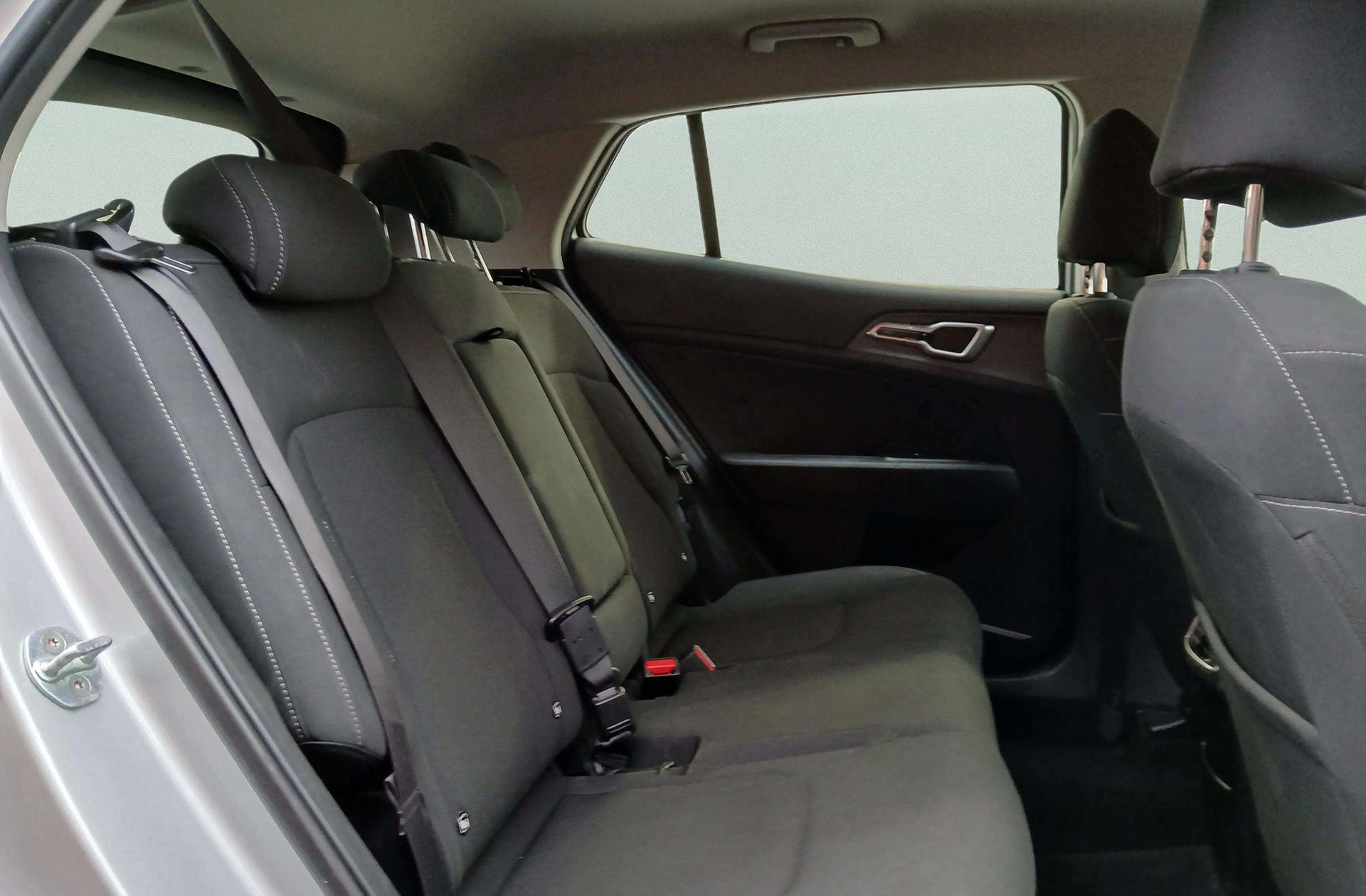 Kia Sportage 1.6 T-GDi Concept 4x2 - foto 18