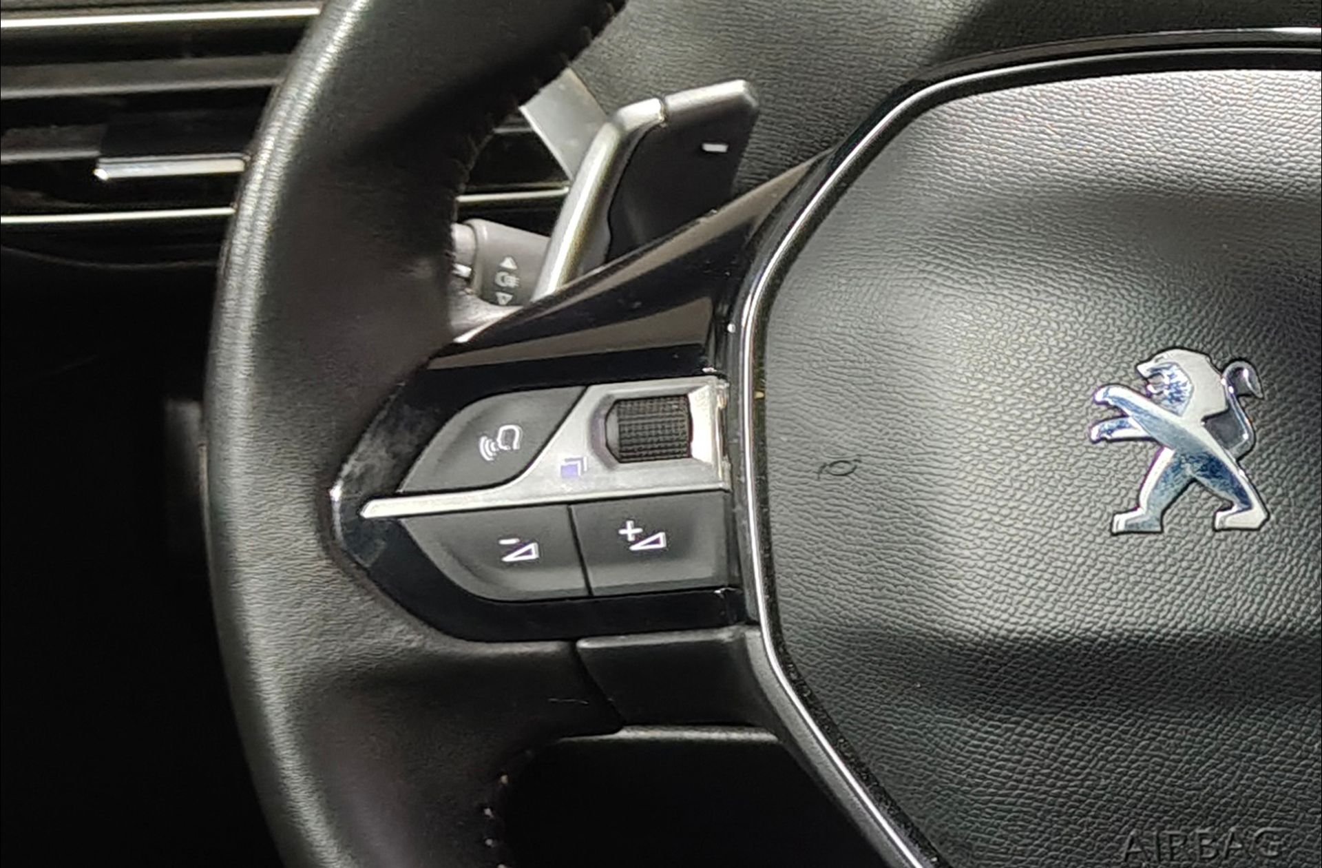 Peugeot 5008 1.2 Allure Pack eDCS6 7 plazas - foto 32