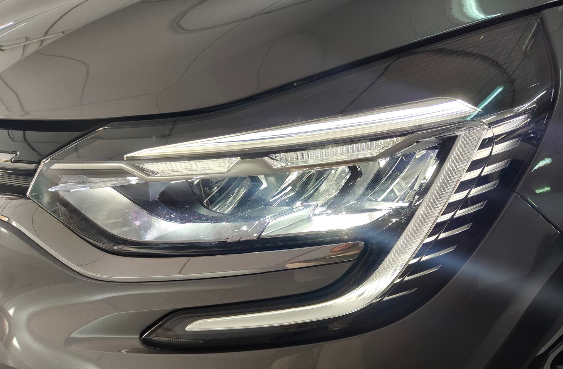 Renault Captur Zen TCe Micro Híbrido GPF - foto 15