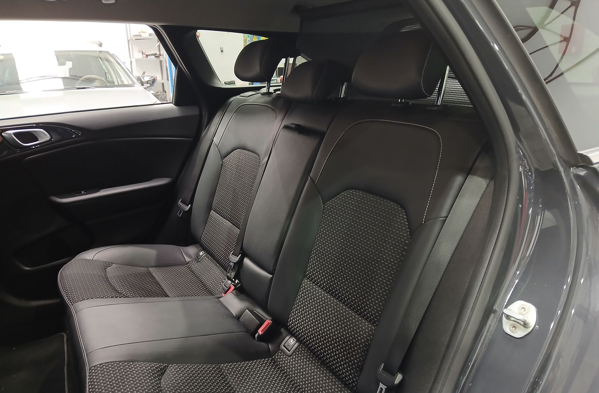 Kia Ceed Tourer 1.6 MHEV Tech DCT - foto 11