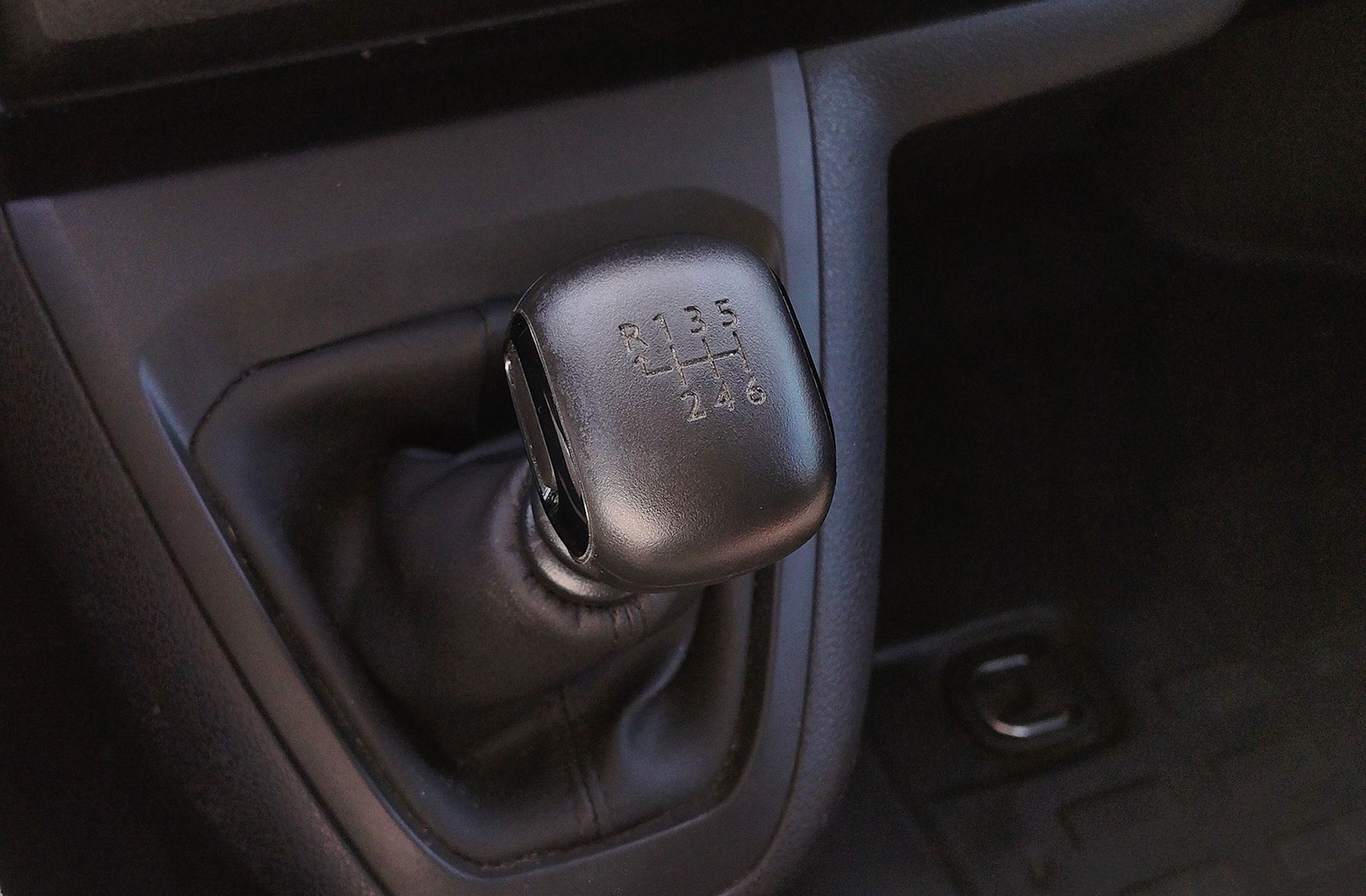 Opel Vivaro Furgon BlueHDi 120 - foto 5