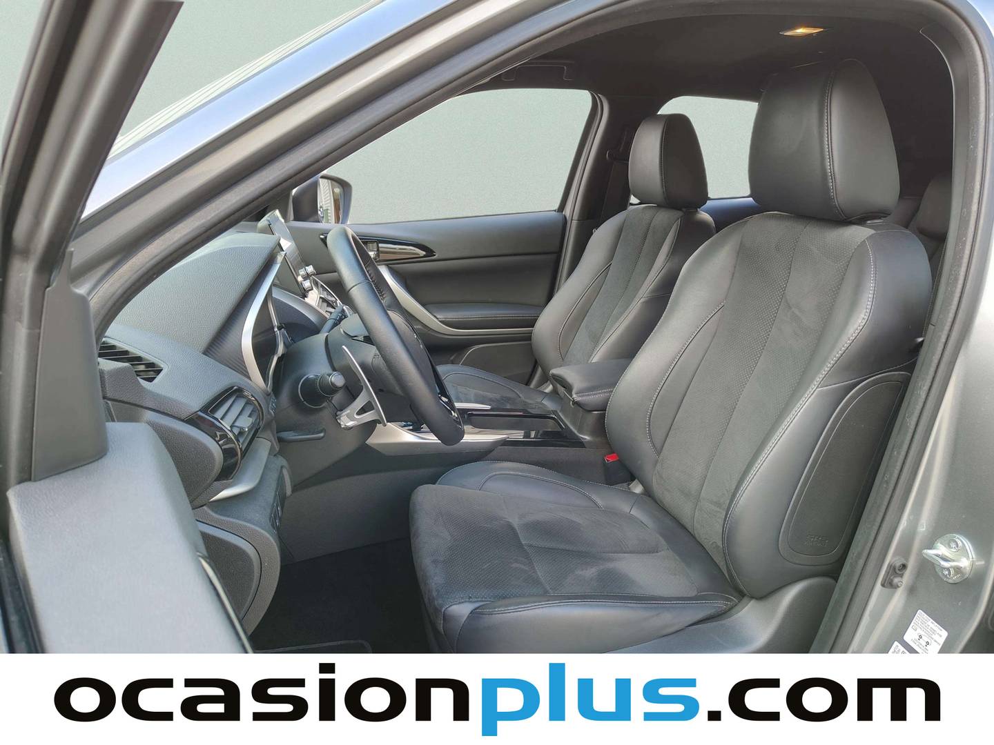 Foto asientos delanteros Mitsubishi Eclipse Cross Mitsubishi Eclipse Cross 2.4 PHEV Kaiteki 4WD Auto (188 CV)