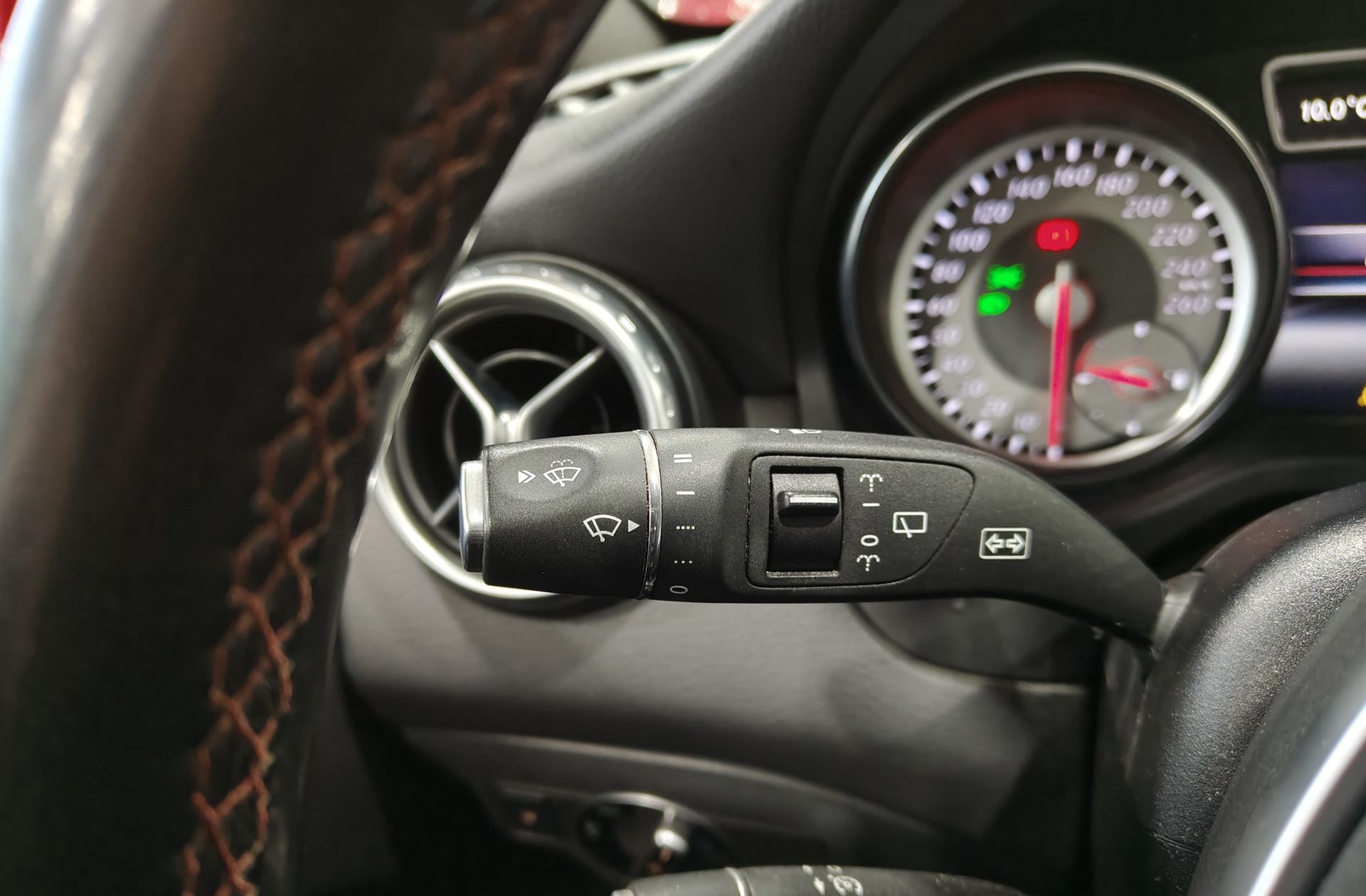 Mercedes-Benz GLA 220 d AMG Line 4Matic - foto 27