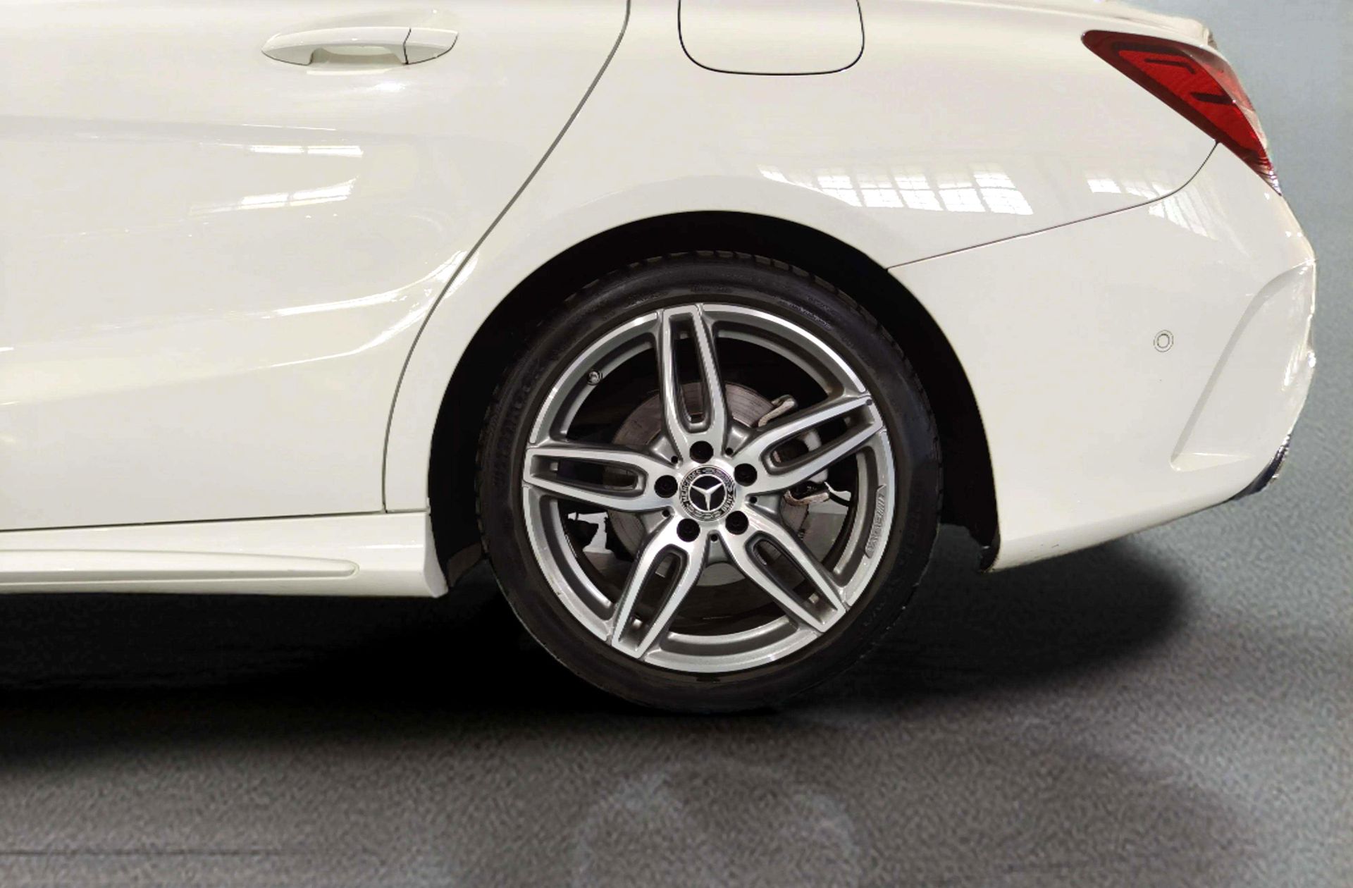 Mercedes-Benz CLA 200 d Pack AMG - foto 37