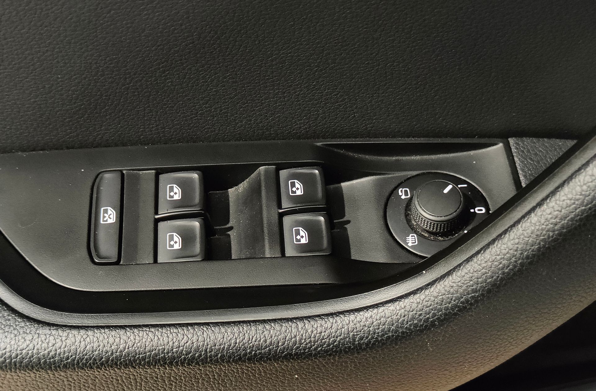 Škoda Superb 1.4 TSI Ambition - foto 20