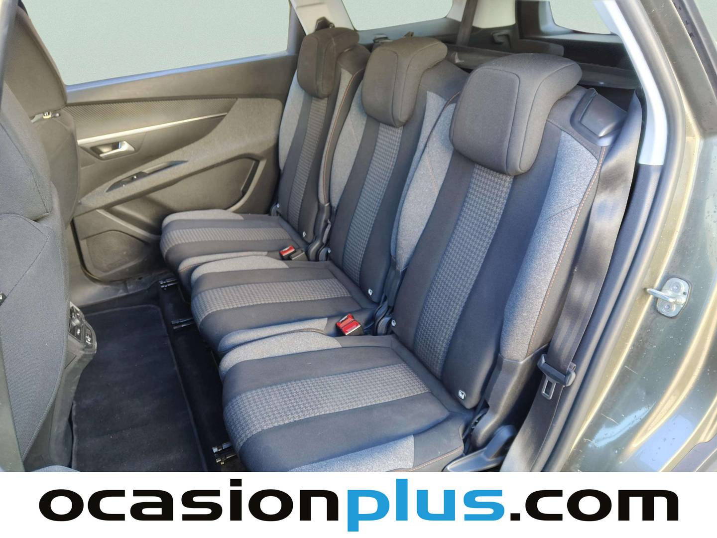 Foto asientos traseros Peugeot 5008 Peugeot 5008 1.6 BlueHDi Active EAT6 S&S (120 CV) 7 Plazas