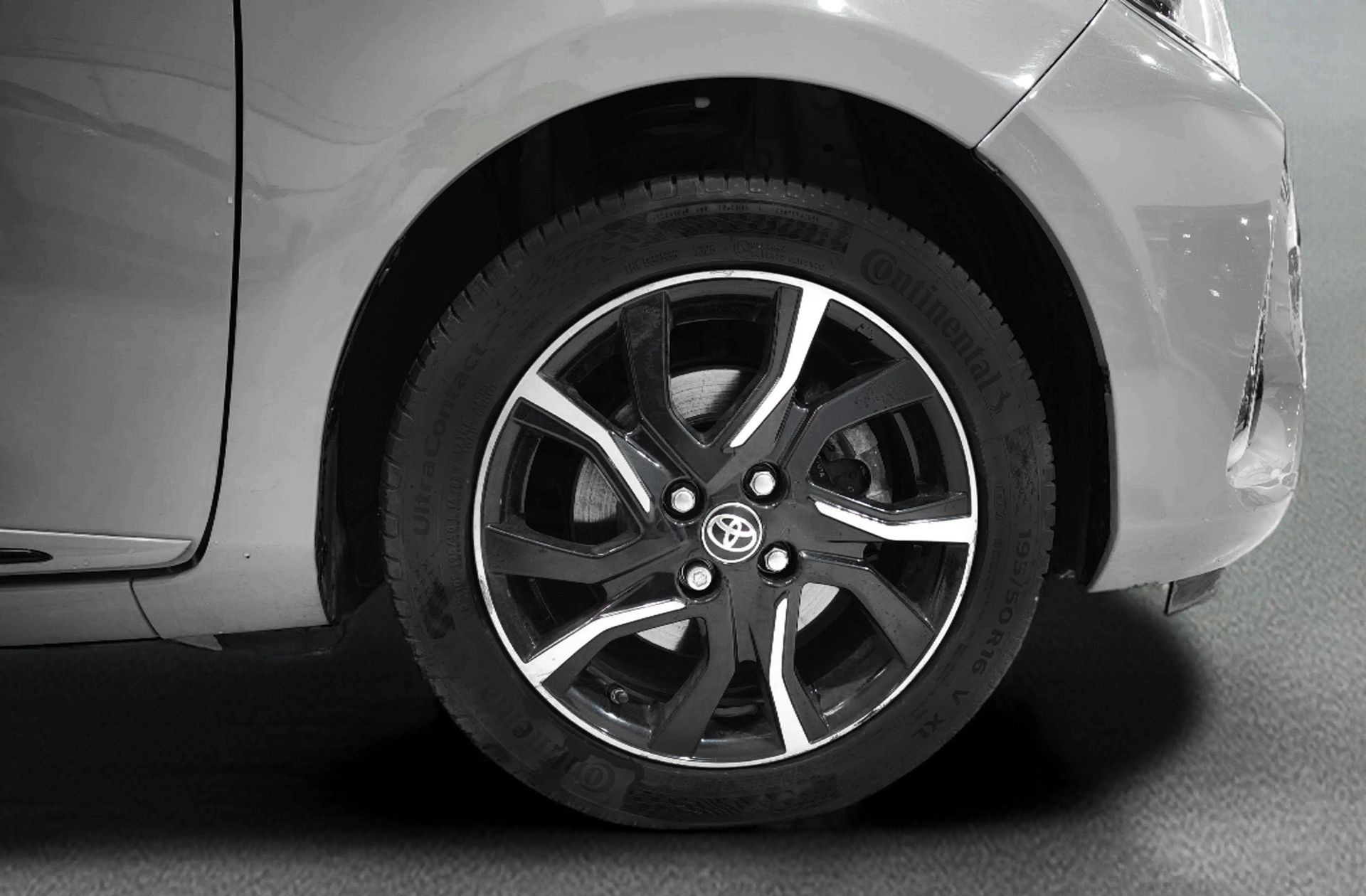 Toyota Yaris 1.5 Hybrid Feel - foto 38