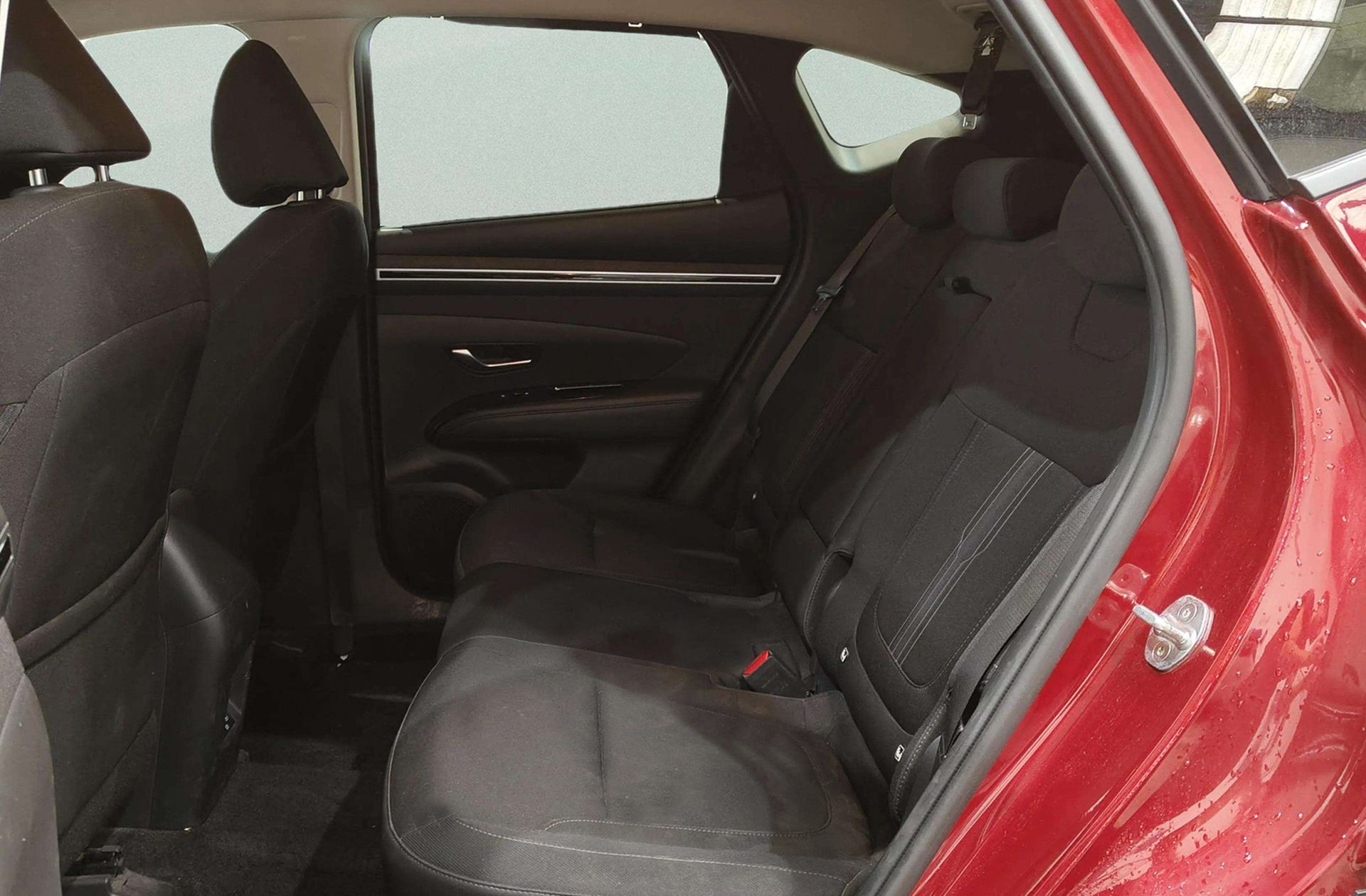 Hyundai Tucson 1.6 T-GDi 48V Tecno Sky DCT - foto 14