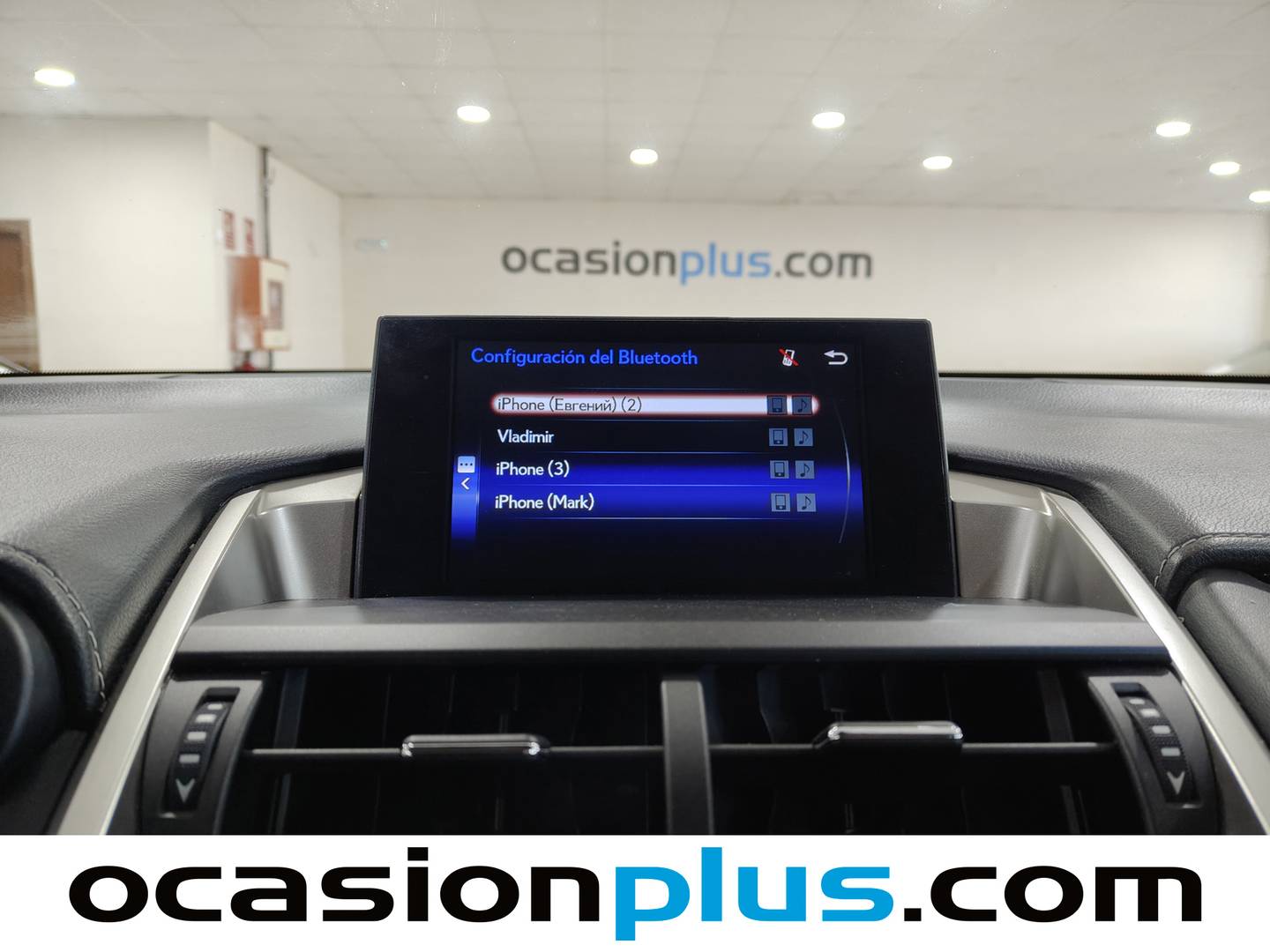 Foto Lexus NX Lexus NX 300h Business Navigation 2WD (197 CV)