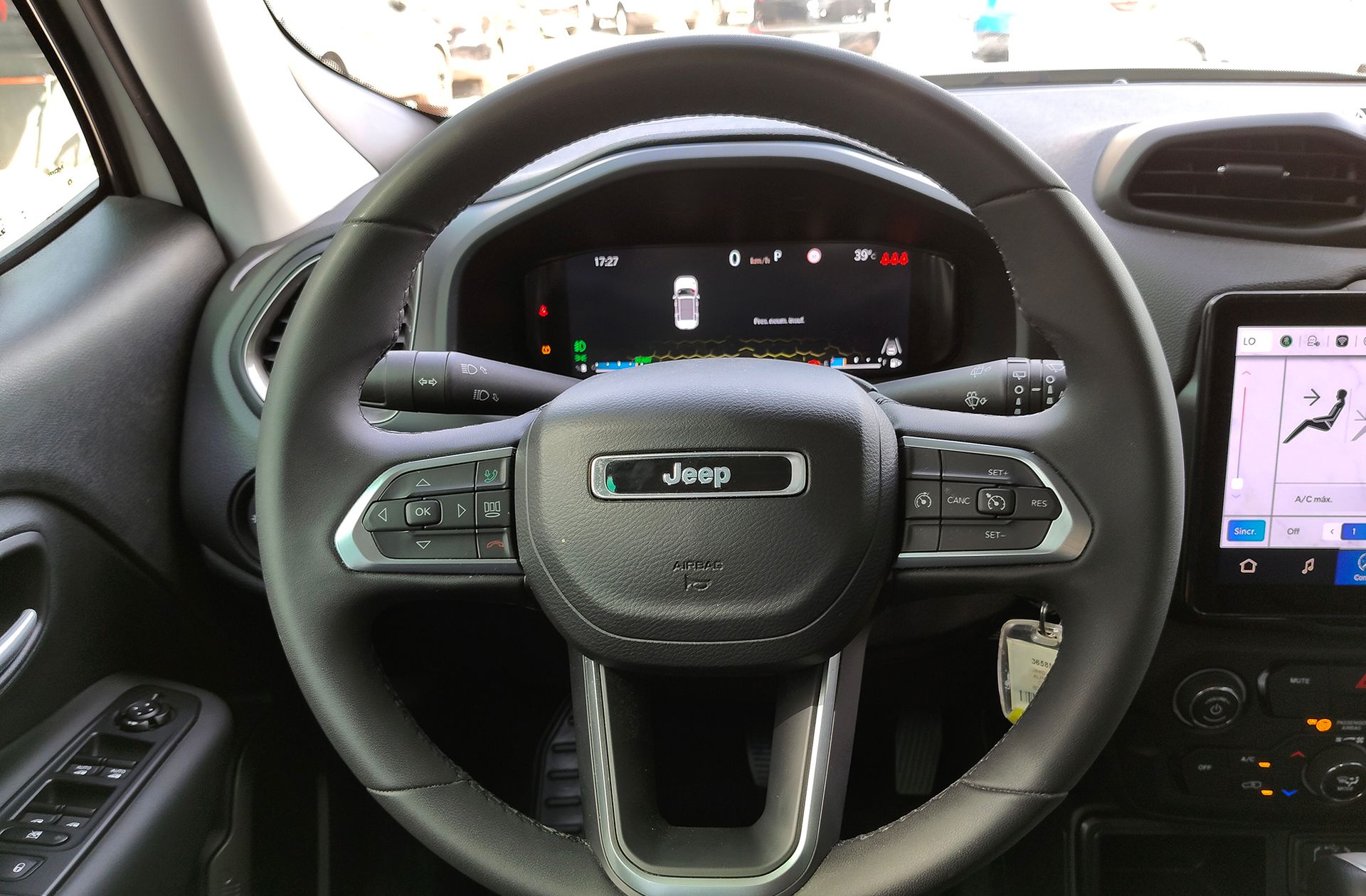 Jeep Renegade eHybrid 1.5 Limited ATX - foto 24