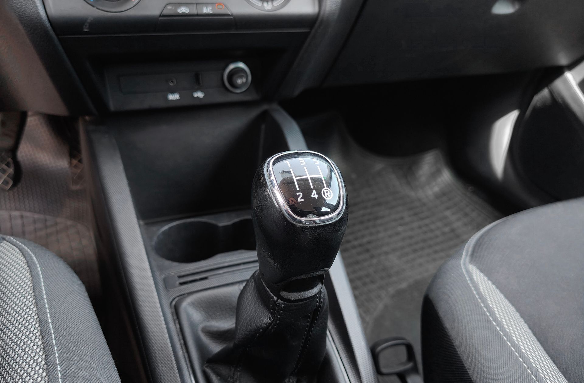 Škoda Fabia 1.0 MPI Like - foto 5