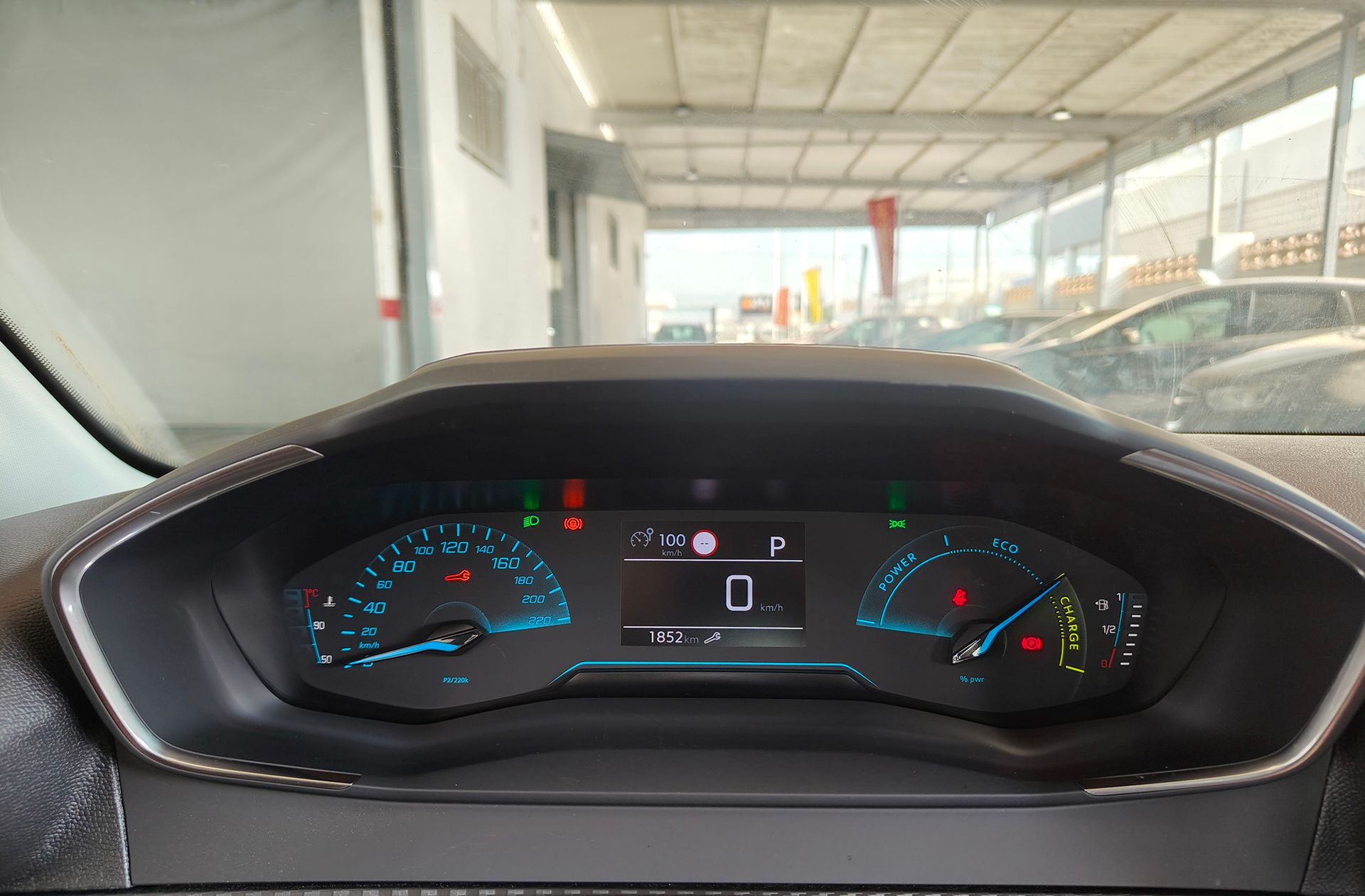 Peugeot 208 Style Hybrid 100 eDCS6 - foto 25