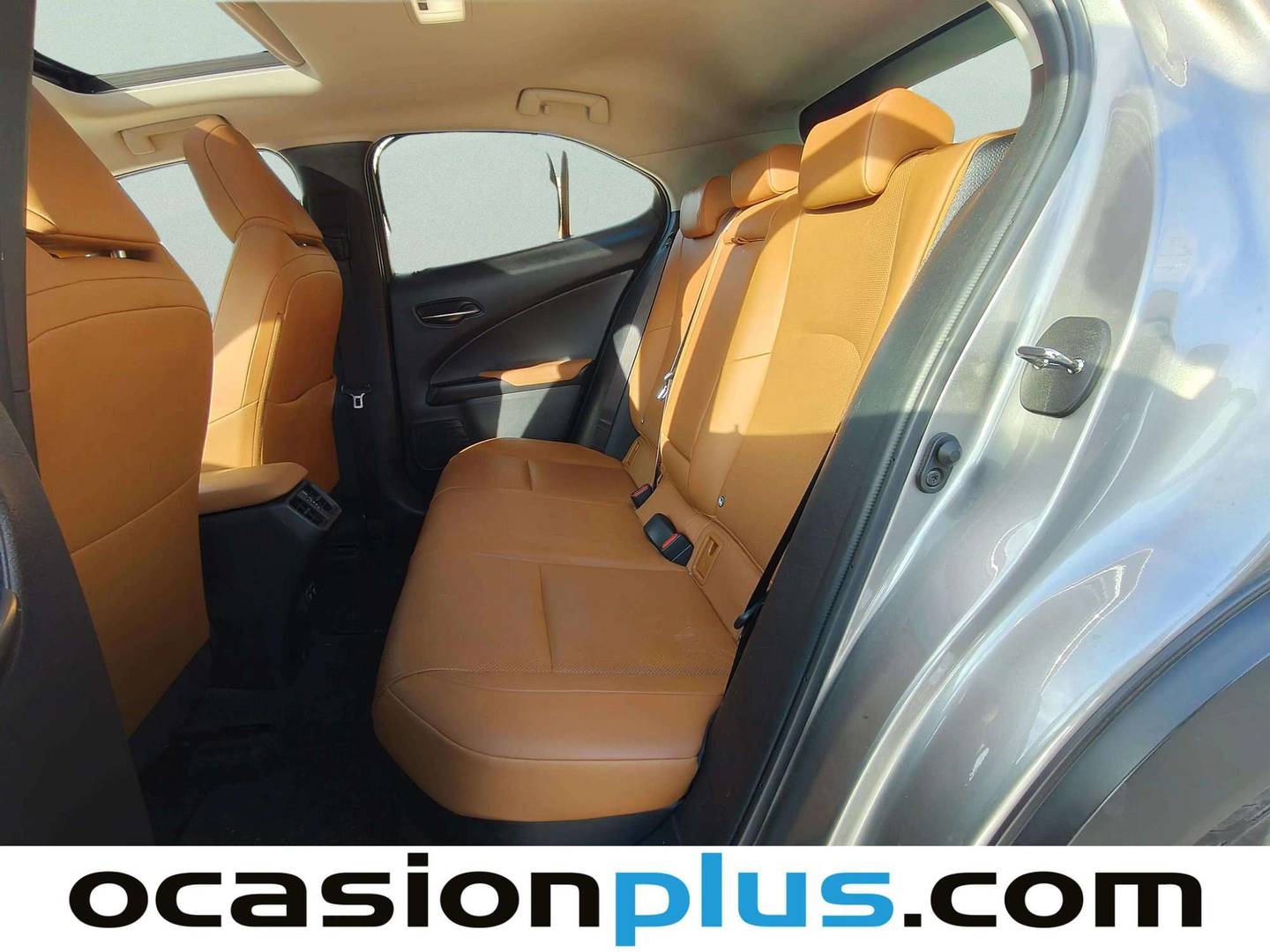Foto asientos traseros Lexus UX Lexus UX UX 250h Luxury (184 CV)