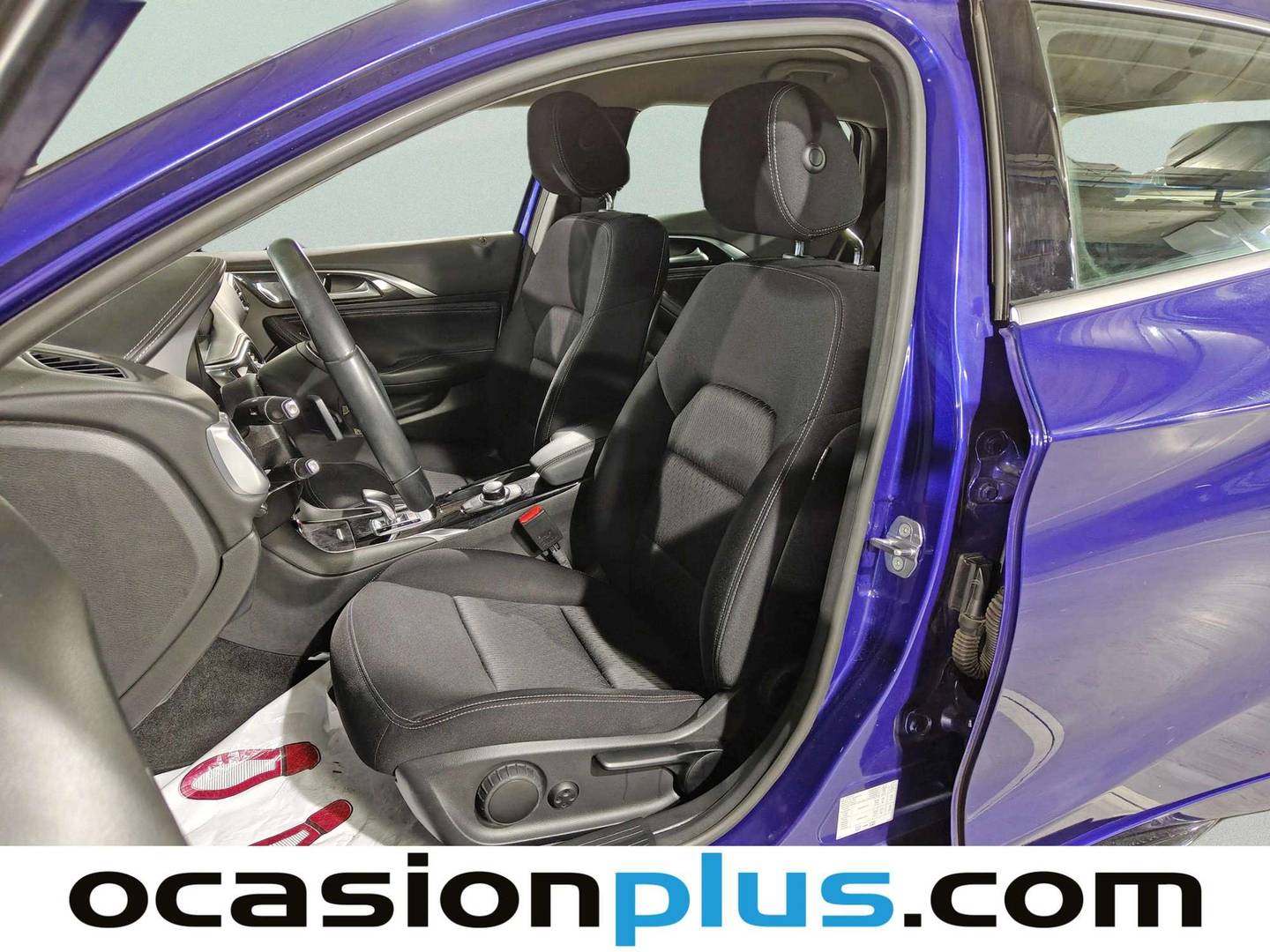 Foto Infiniti Q30 Infiniti Q30 1.6 TC Premium 7DCT (156 CV)