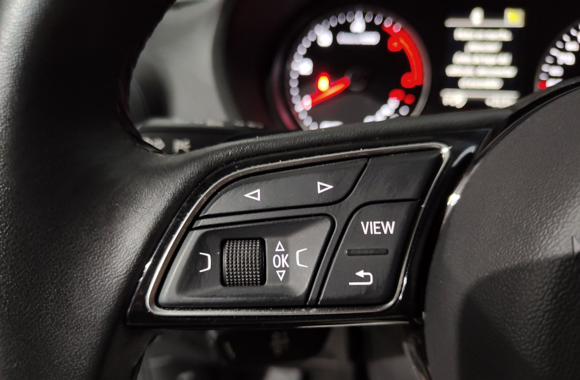 Audi Q2 Advanced 30 TDI S tronic - foto 25