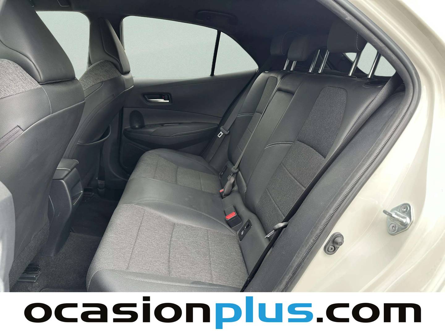 Foto asientos traseros Toyota Corolla Toyota Corolla 1.8 125H Style E-CVT (122 CV)