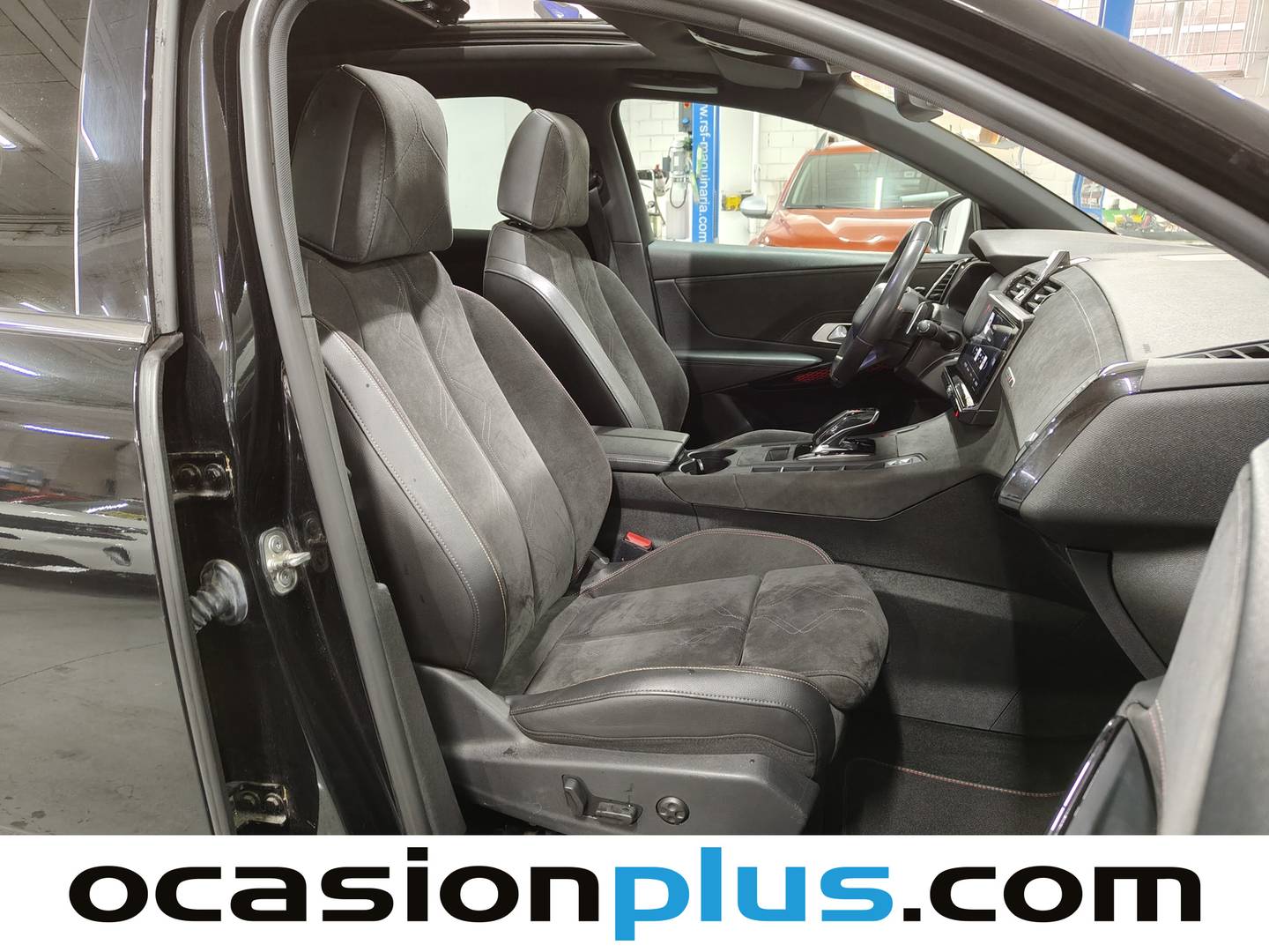 Foto DS DS 7 Crossback DS DS7 Crossback PureTech 180 Performance Line+ Auto (180 CV)