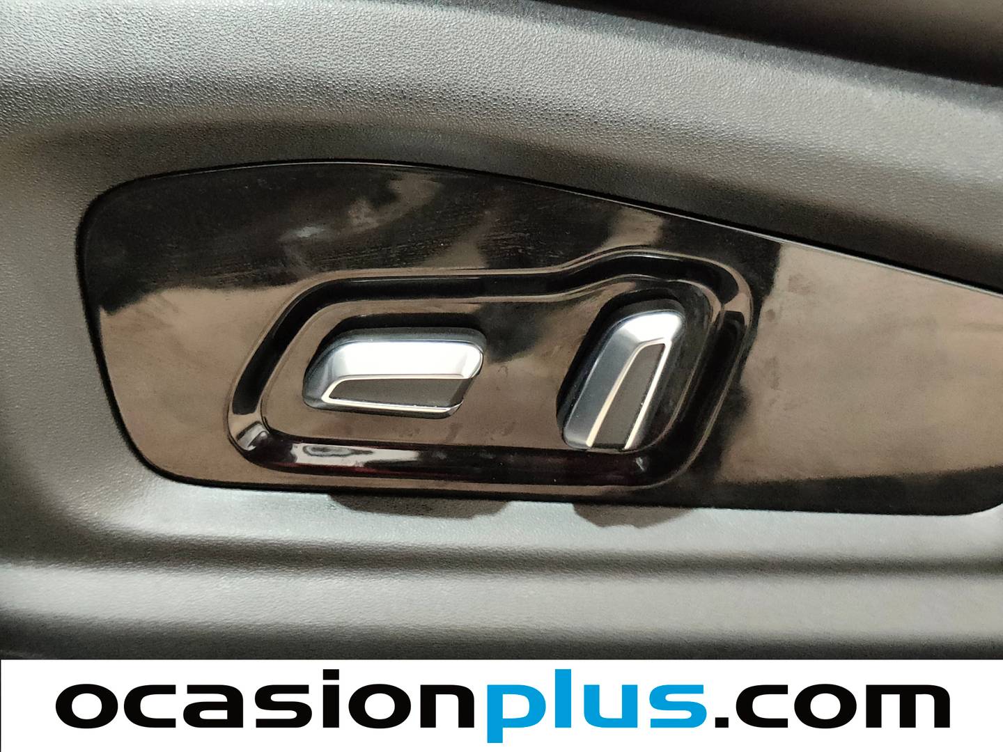Acabados EBRO S700 EBRO S700 1.6 TGDI Luxury 7 DCT (147 CV)