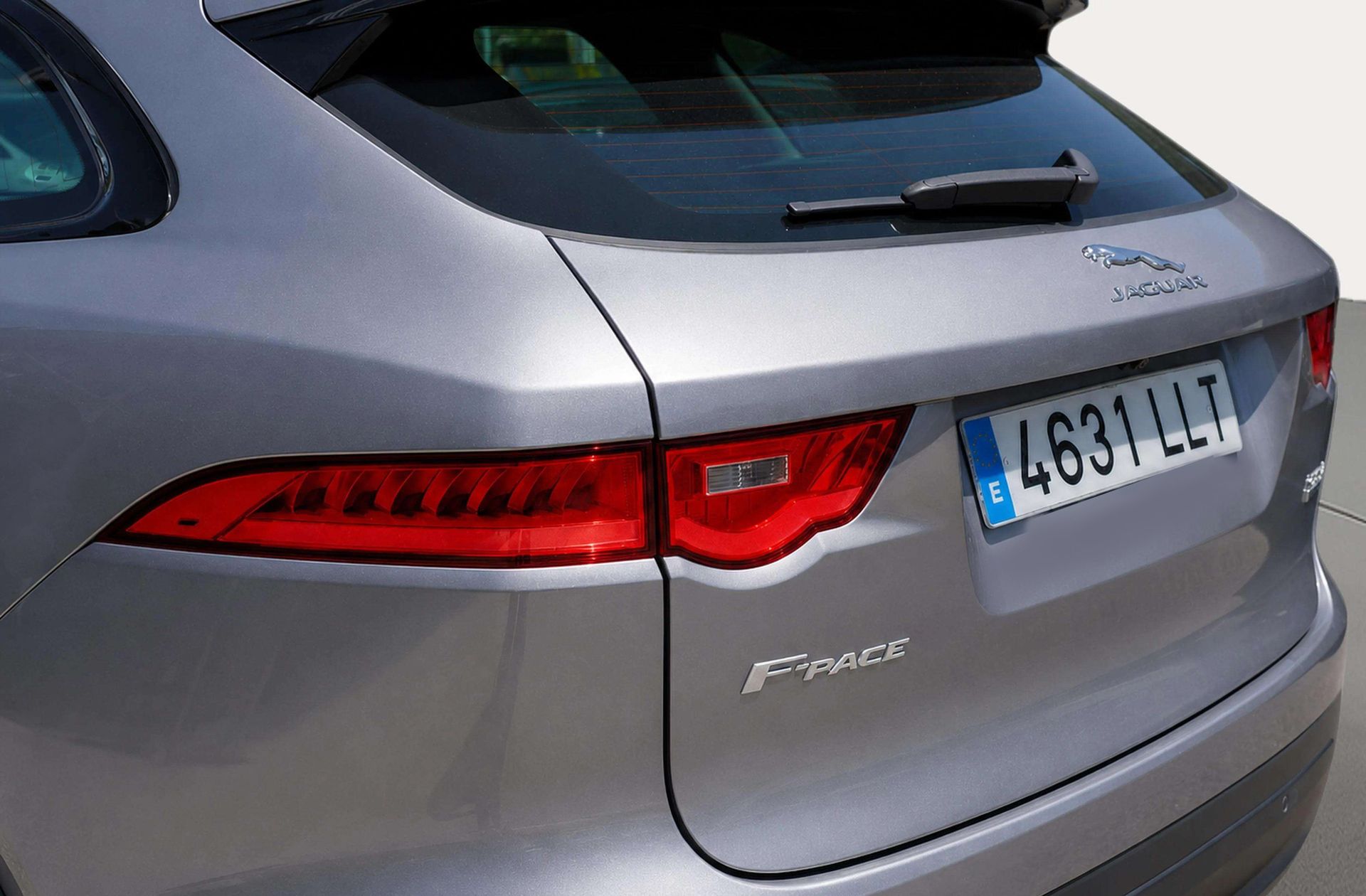 Jaguar F-Pace 2.0L i4D Prestige AWD - foto 17