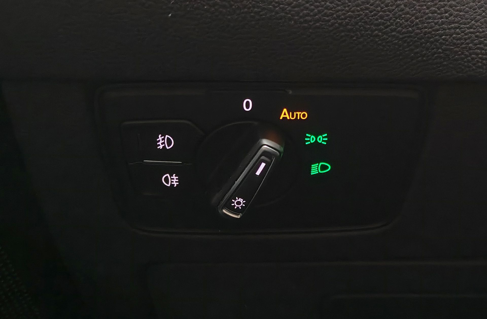 Volkswagen Passat Business 2.0 TDI DSG - foto 9