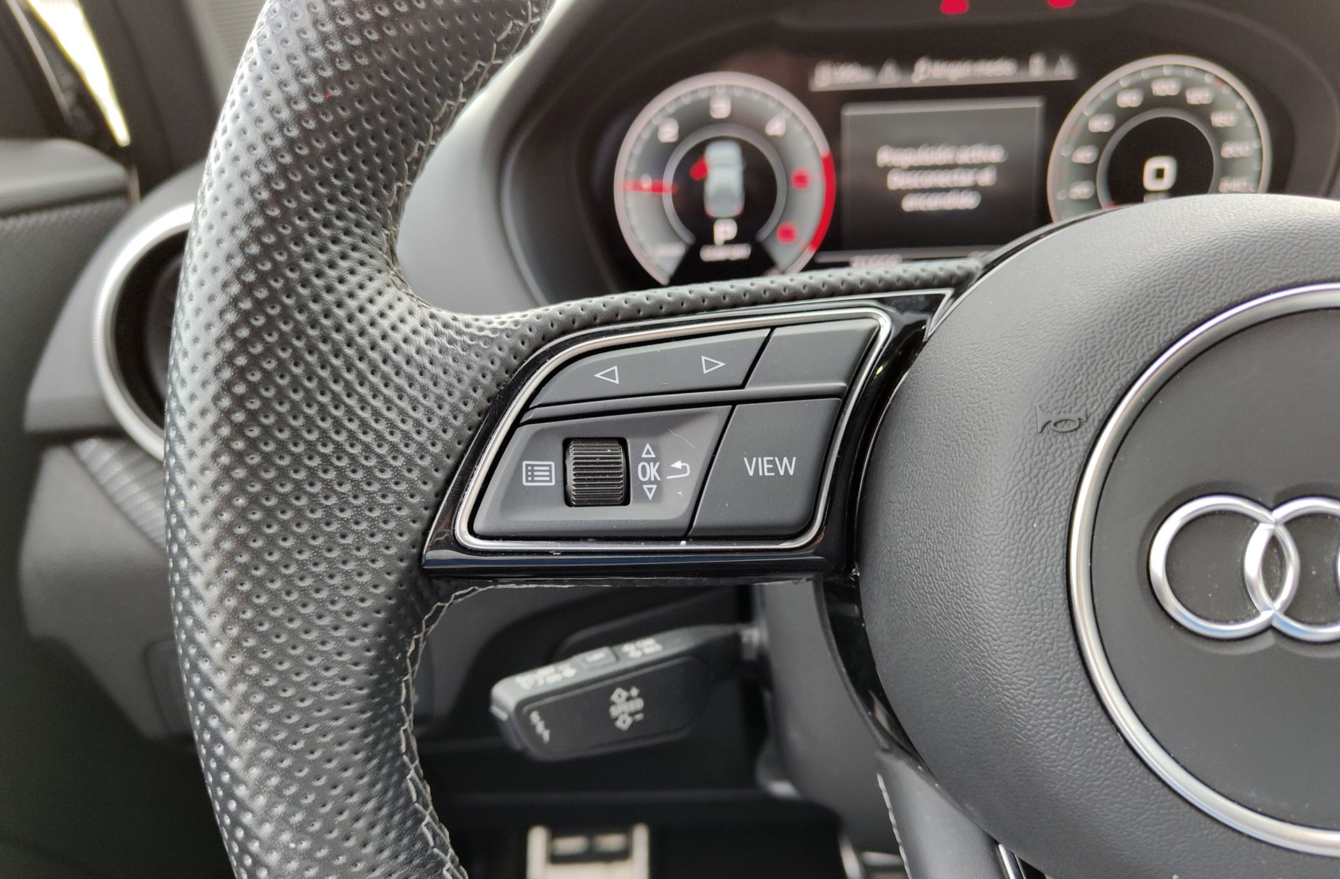 Audi Q2 Adrenalin 35 TDI S tronic Pack S-Line - foto 32