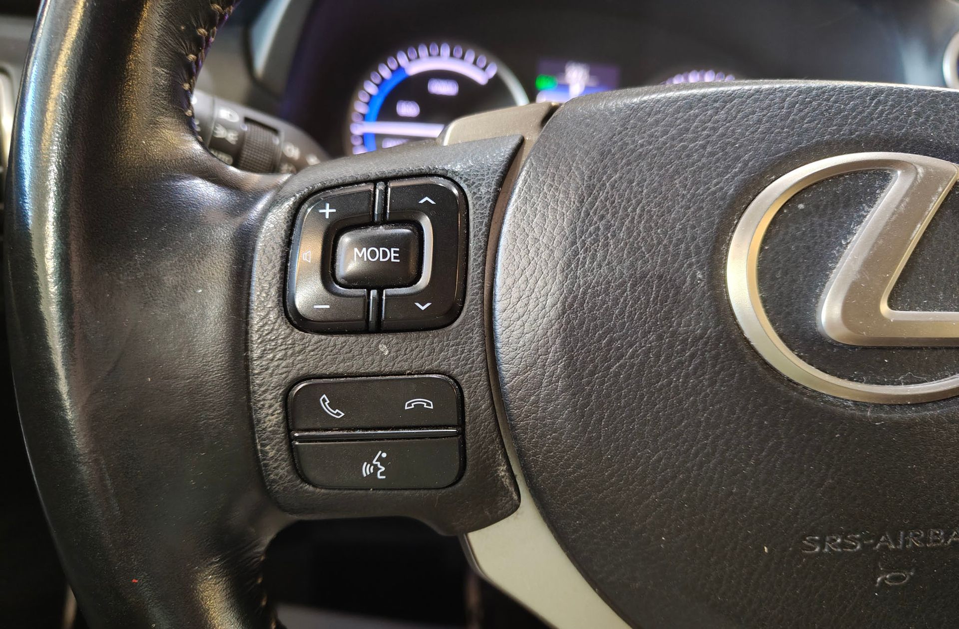 Lexus NX 300h Sport Edition 2WD - foto 25