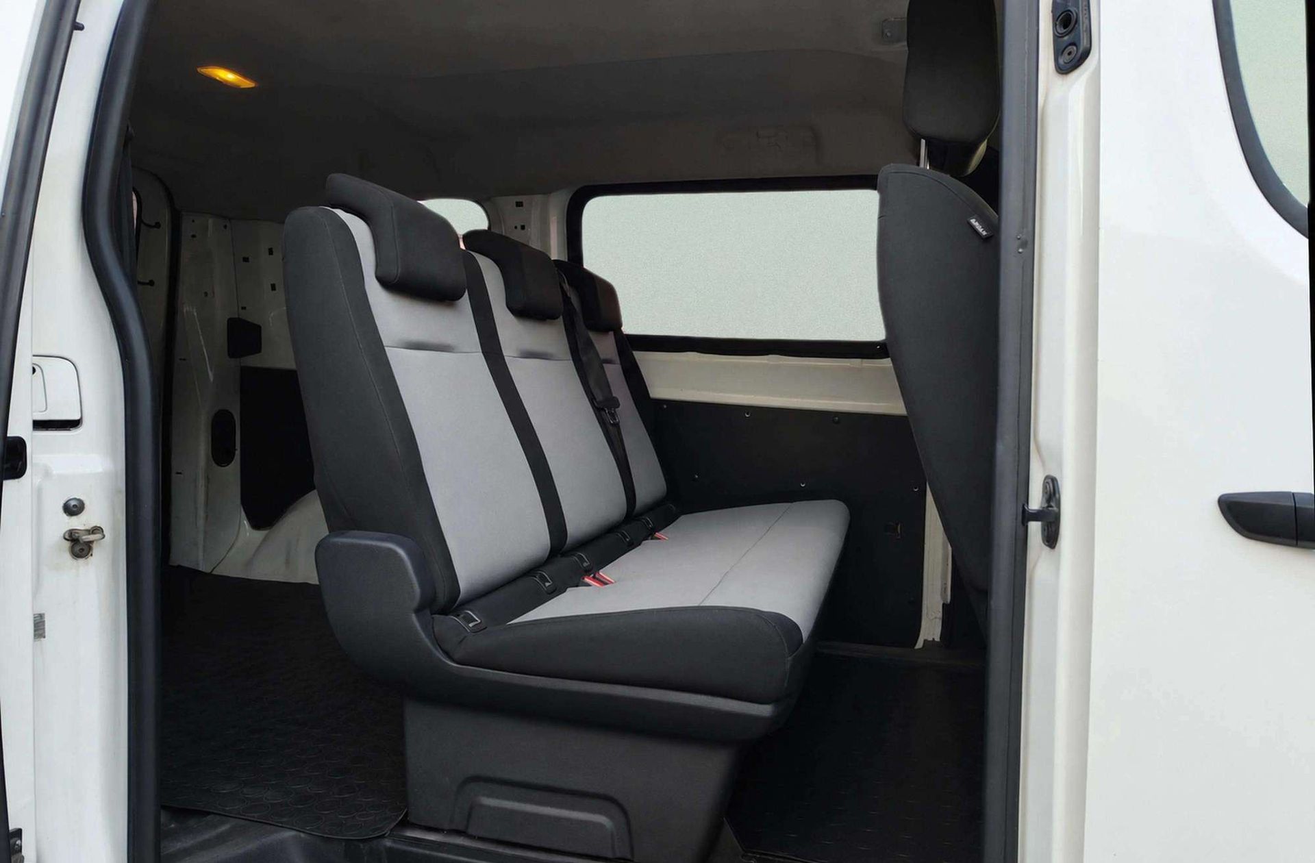 Citroën Jumpy Combi BlueHDi 115 Confort Talla M - foto 10