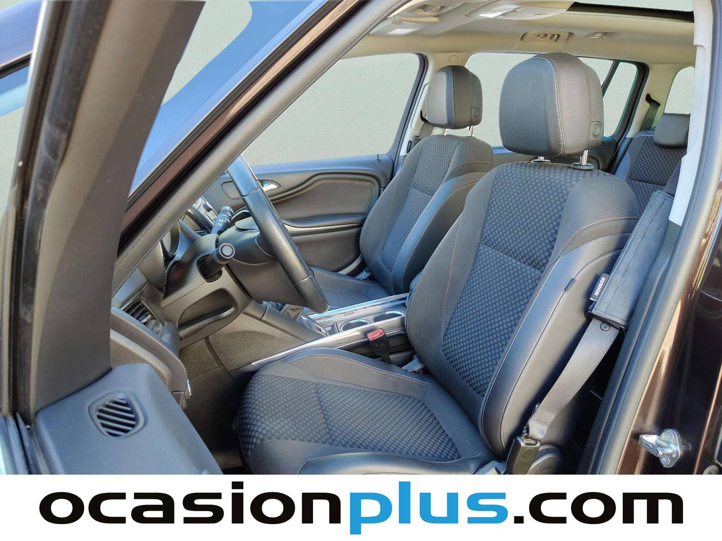 Foto asientos delanteros Opel Zafira Tourer Opel Zafira Tourer 1.4 Turbo S&S Excellence (140 CV) 7 Plazas