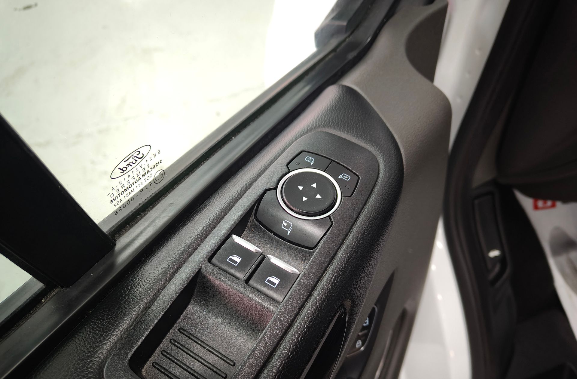Ford Tourneo Custom 2.0 EcoBlue L1 Sport Semi Camperizada 9 plazas - foto 34