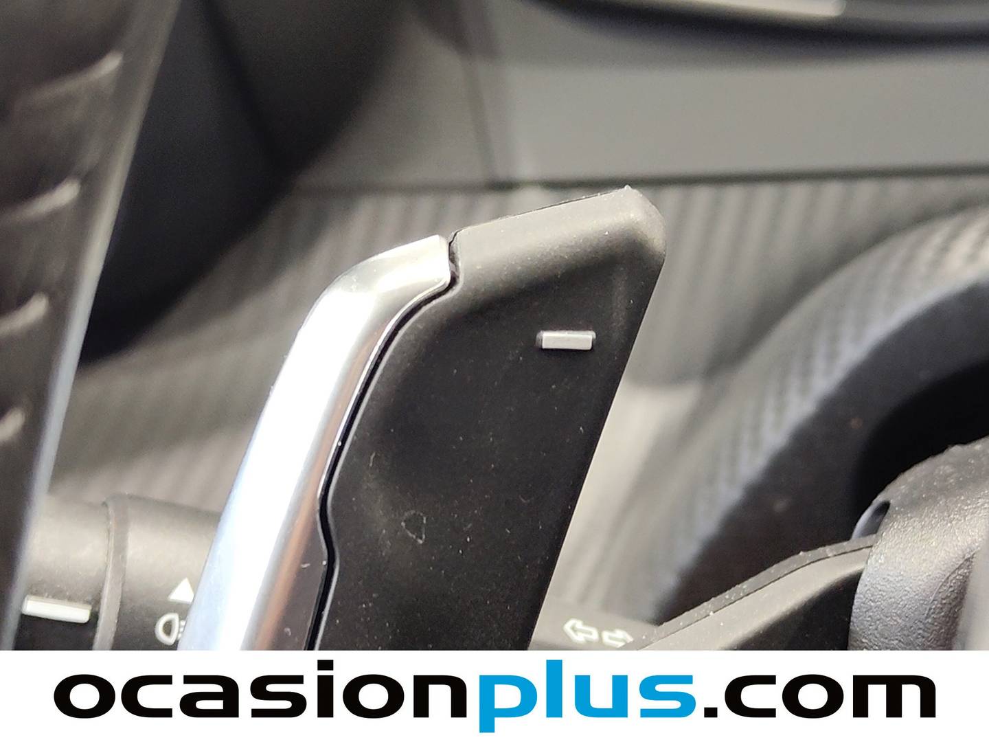 Peugeot 2008 Peugeot 2008 Allure Hybrid eDCS6 (145 CV) seminuevo