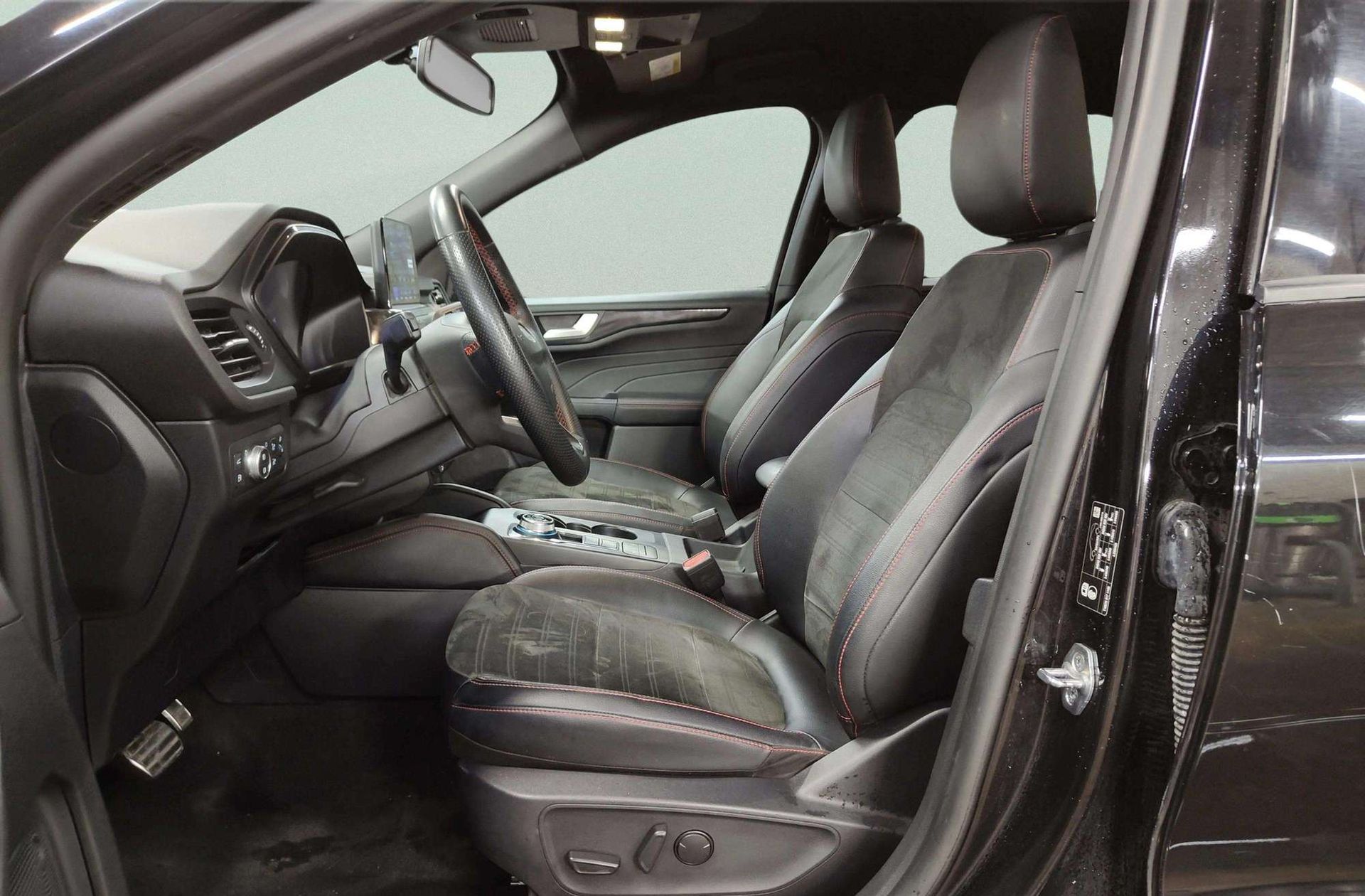 Ford Kuga 2.5 Duratec PHEV ST-Line X - foto 15