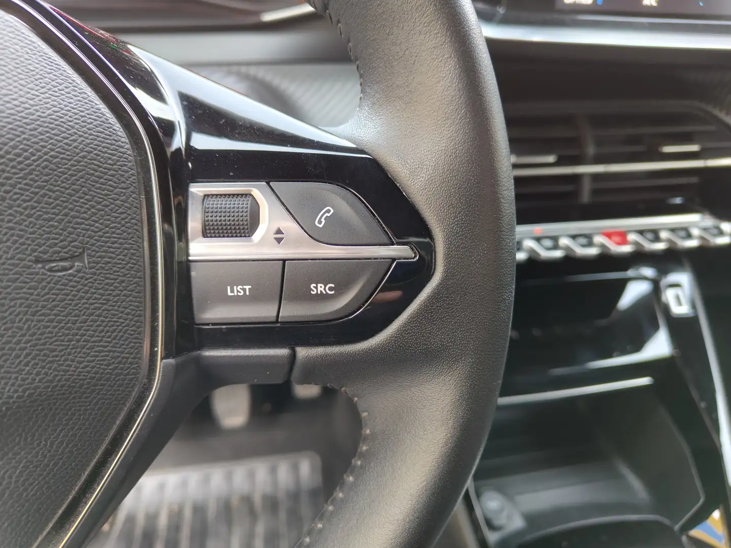 Foto Peugeot 2008 Peugeot 2008 PureTech 100 S&S Allure (100 CV)