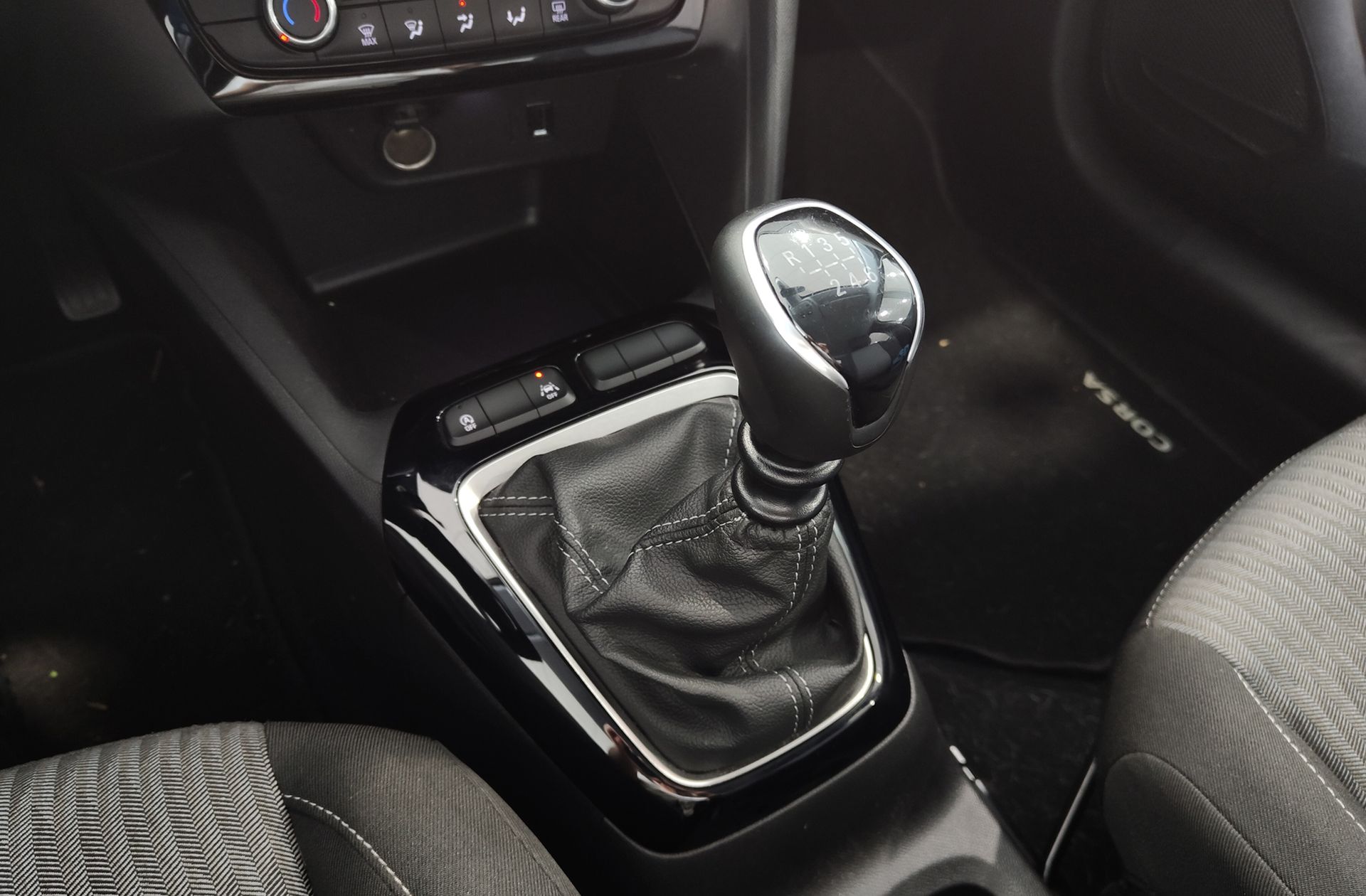 Opel Corsa 1.2 Turbo XHL Edition - foto 5